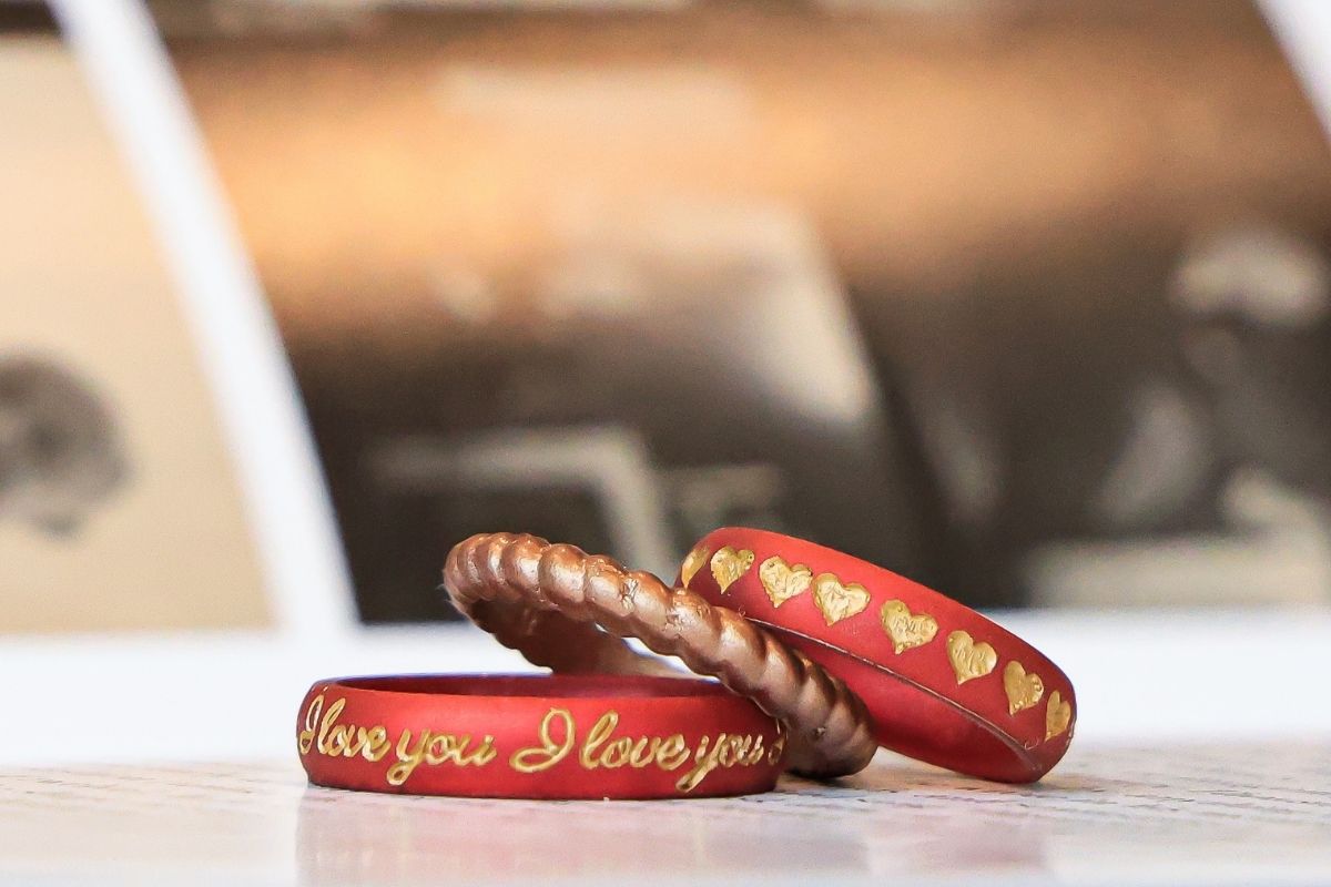 Gift-wrap Rings for V-Day