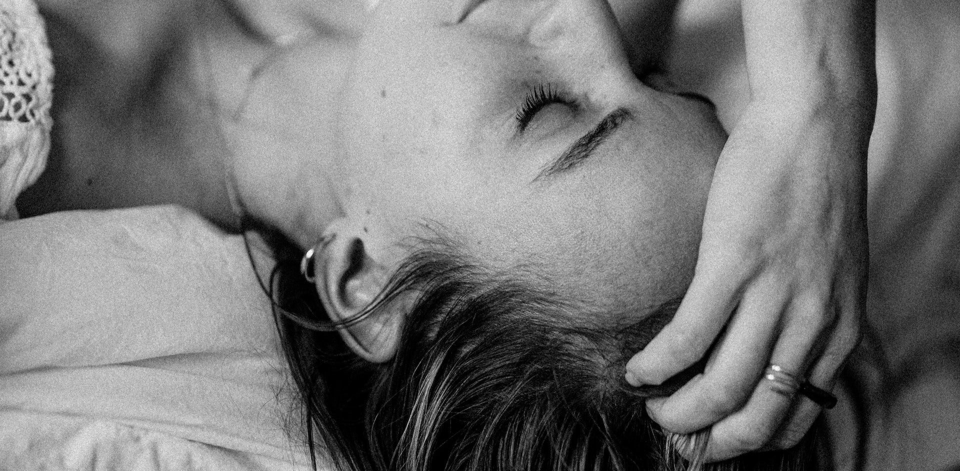 Is it OK to sleep with a silicone ring?