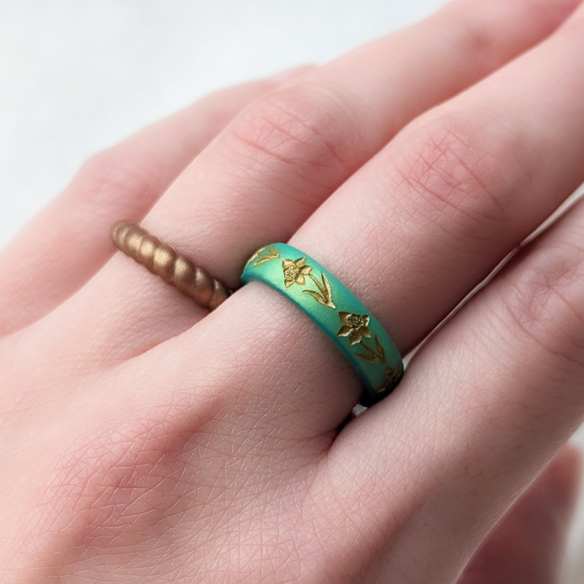 Daffodil Silicone Ring, March Birth Flower, Engraved with Gold Inlay