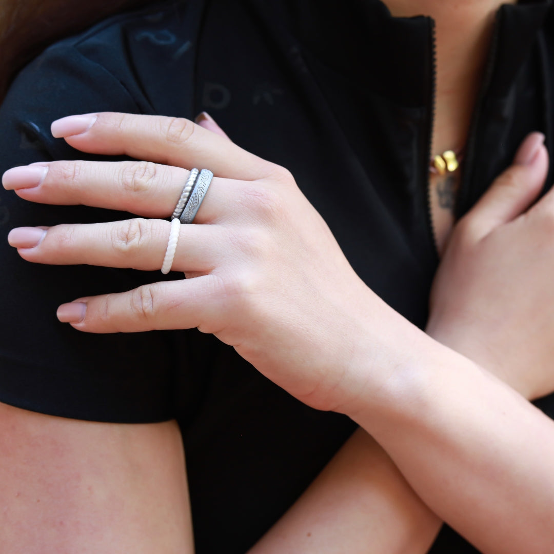 Silver Heart Vine Silicone Ring on Arc 4mm