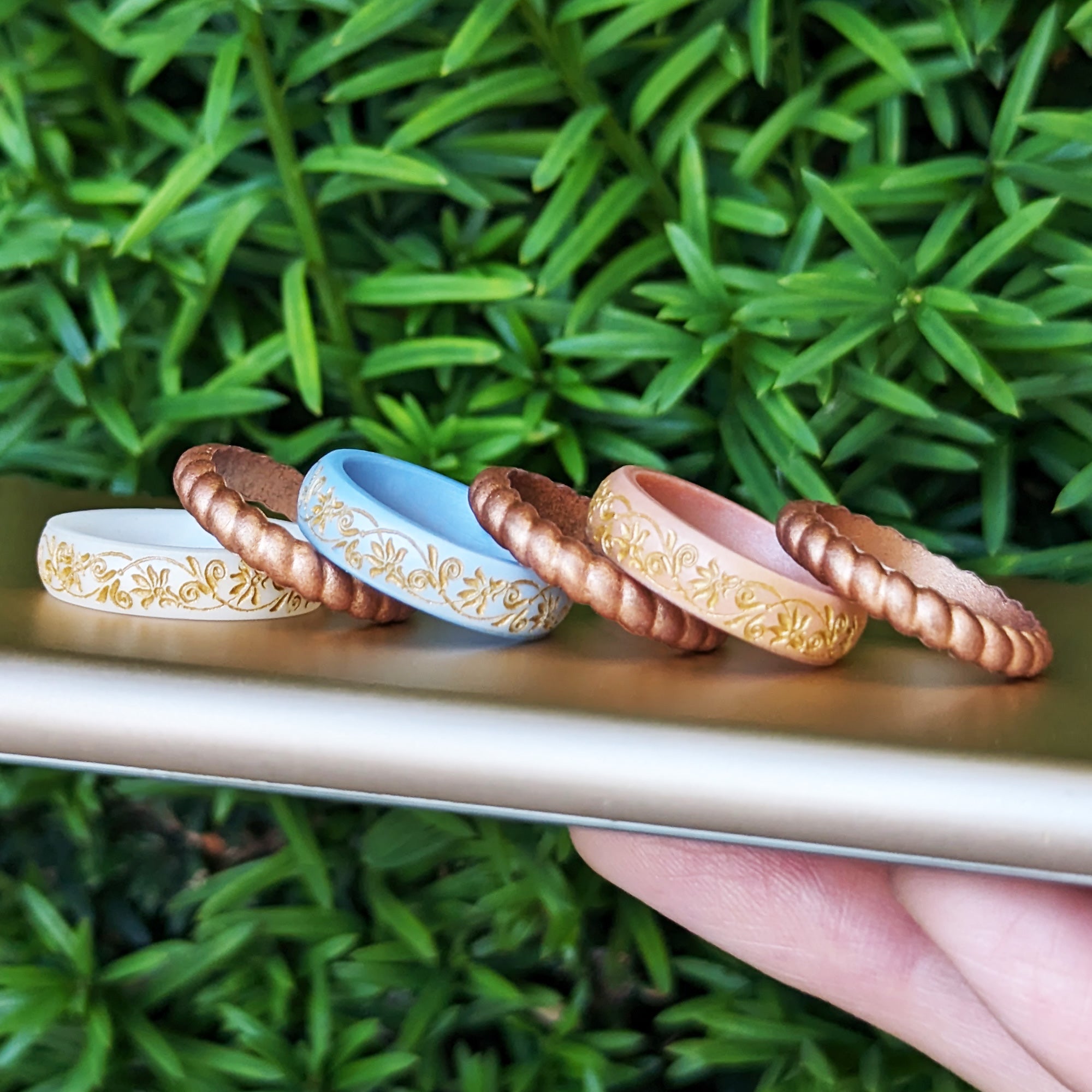 Gold Floral Silicone Ring on Arc 4mm