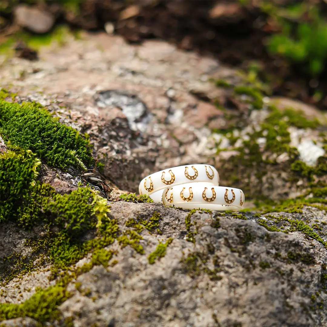 Gold Lucky Horseshoe Silicone Ring on Arc 4mm