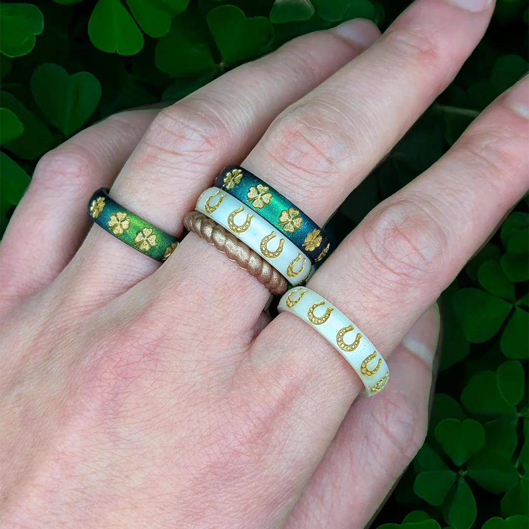 Gold Lucky Horseshoe Silicone Ring on Arc 4mm