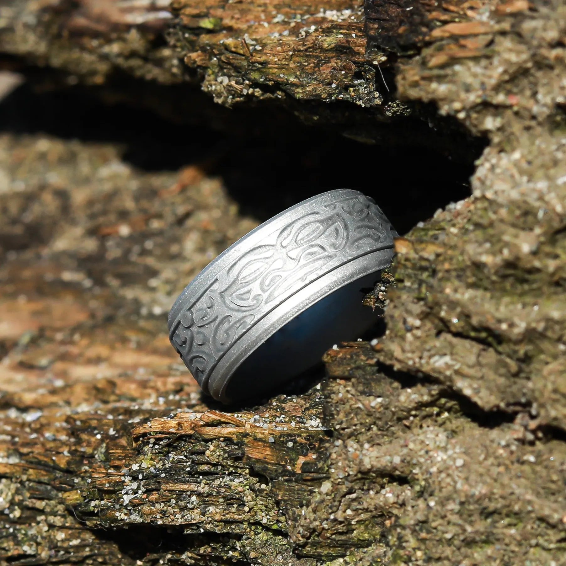 Warrior of Wisdom Tiki God Silicone Ring on Rise 8mm