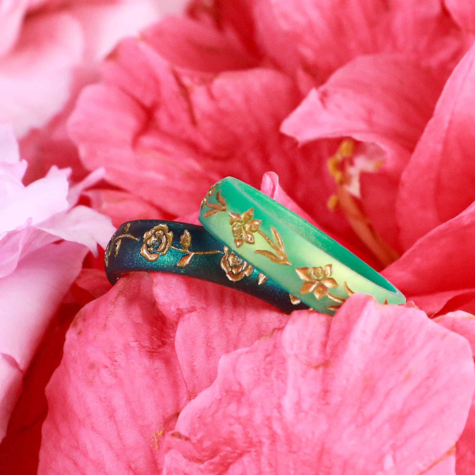 Poppy Silicone Ring, August Birth Flower, Engraved with Gold Inlay