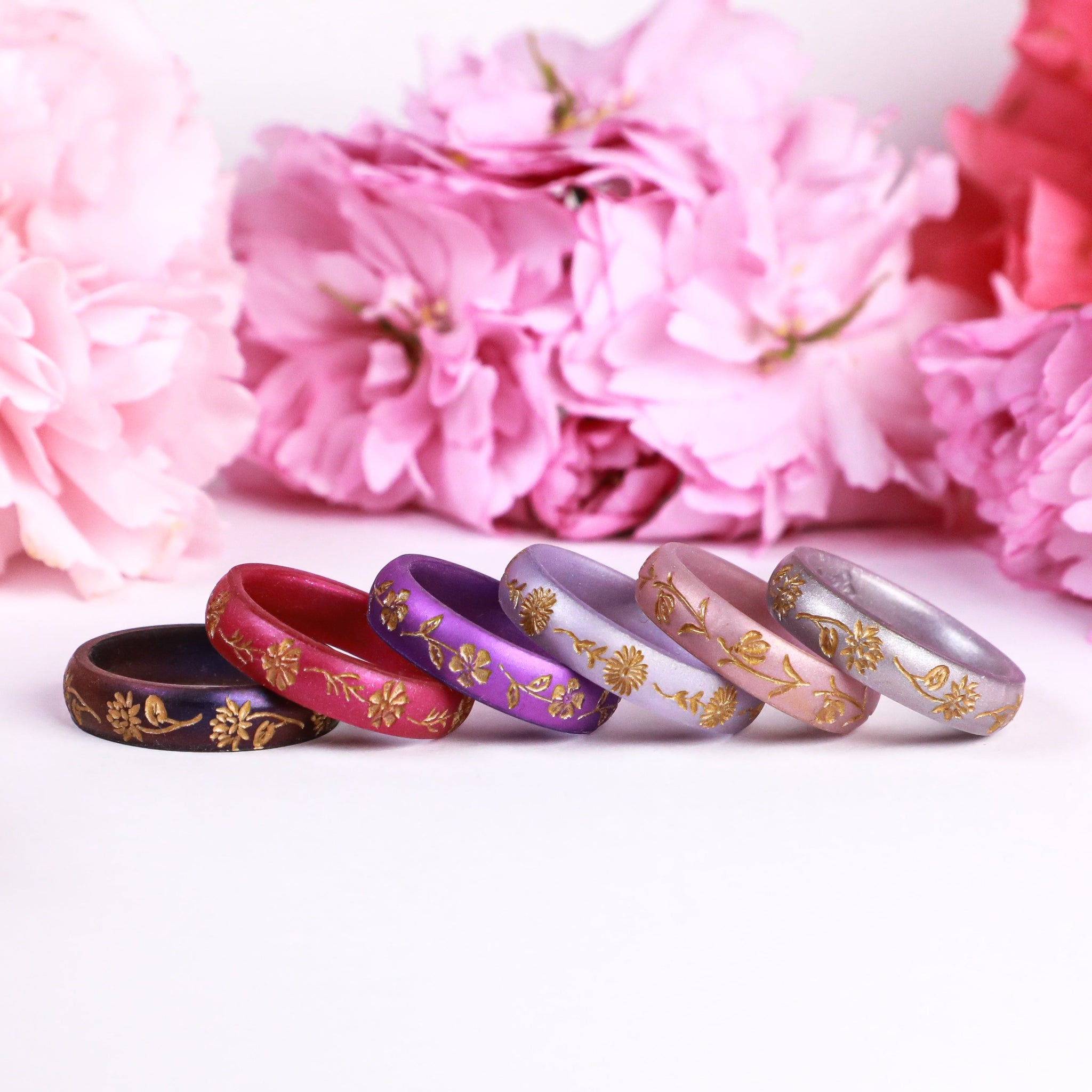 Daisy Silicone Ring, April Birth Flower, Engraved with Gold Inlay