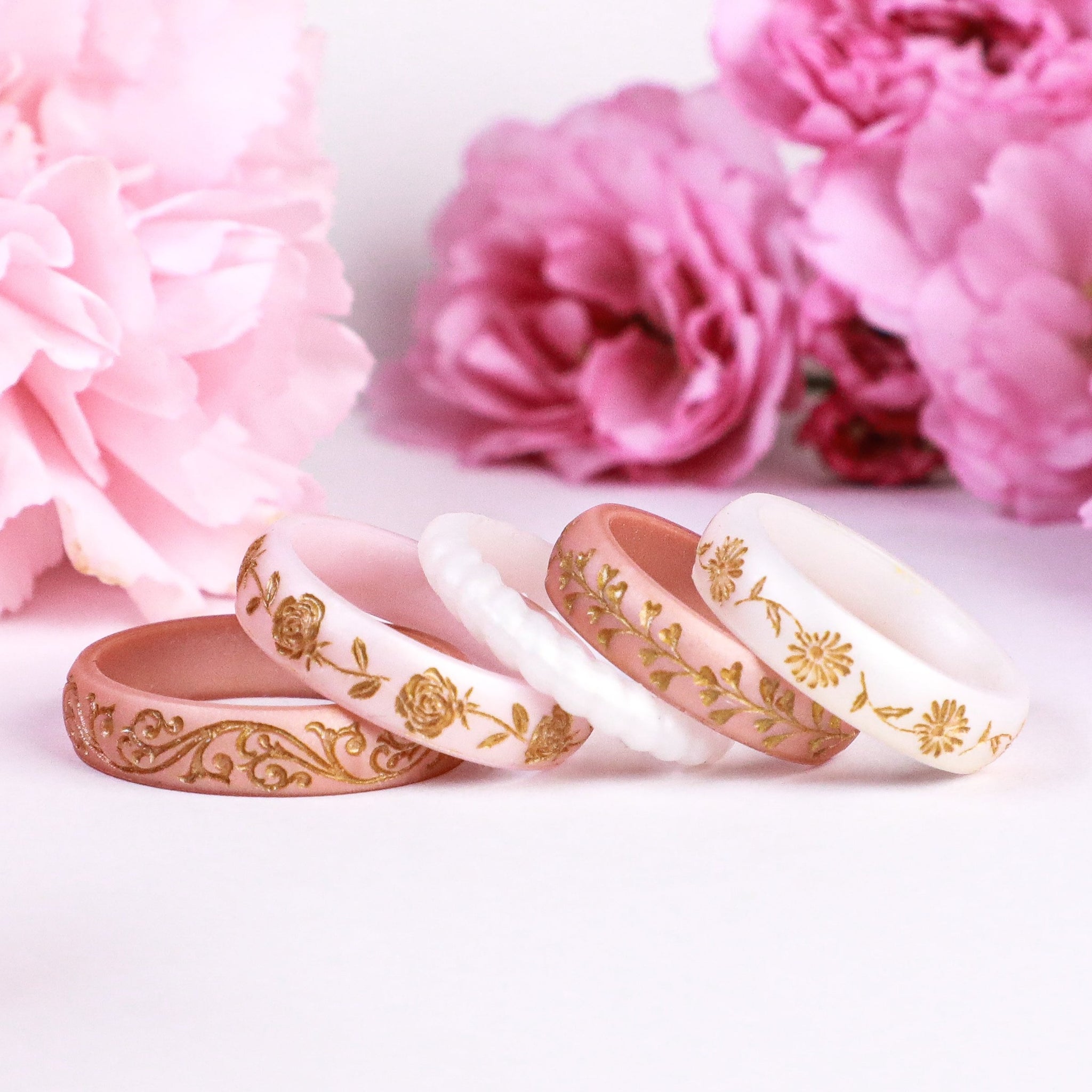 Holly Silicone Ring, December Birth Flower, Engraved with Gold Inlay