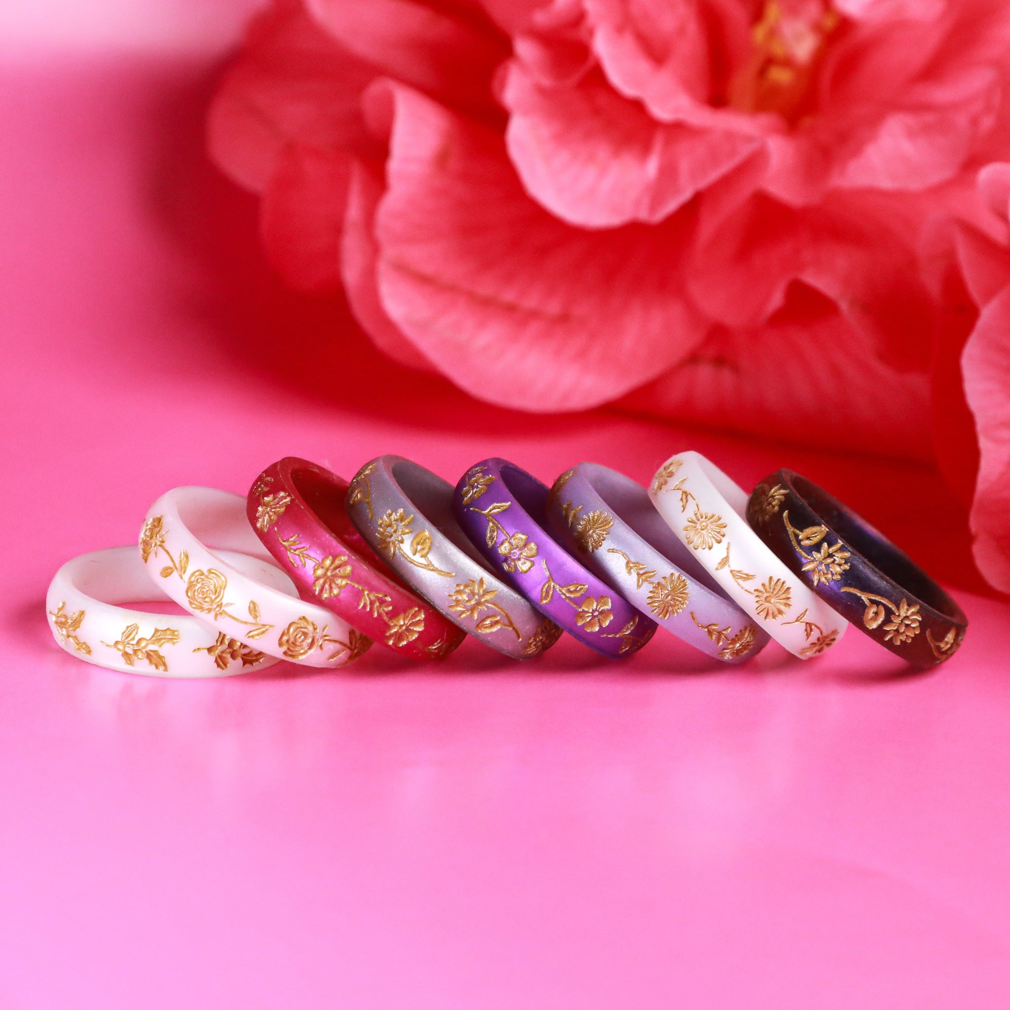 Daisy Silicone Ring, April Birth Flower, Engraved with Gold Inlay
