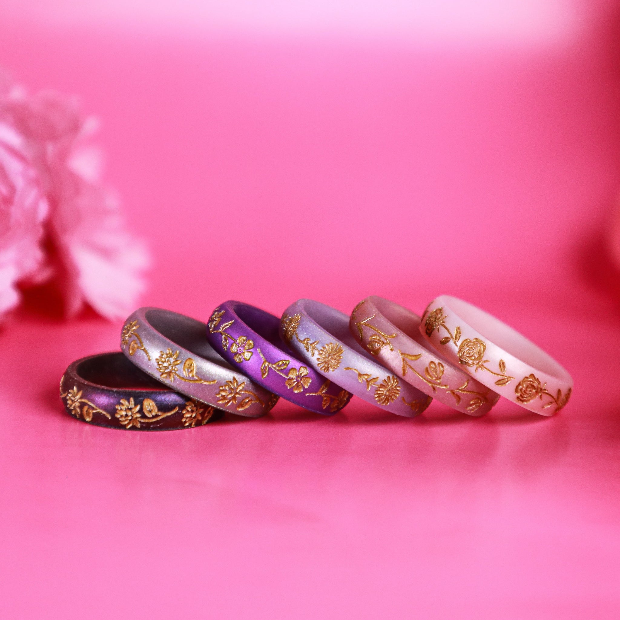 Daisy Silicone Ring, April Birth Flower, Engraved with Gold Inlay