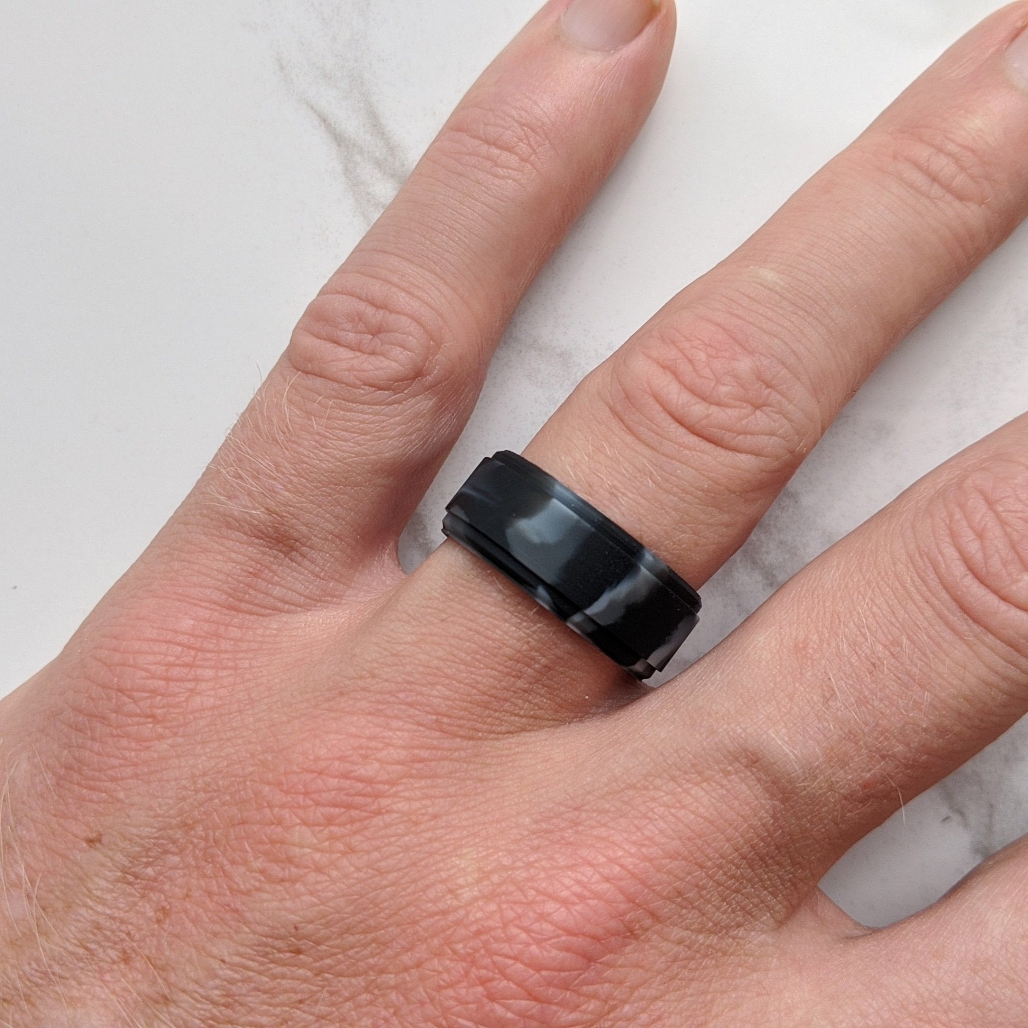 Black Marble Step Edge Breathable Silicone Ring for Men - Knot Theory