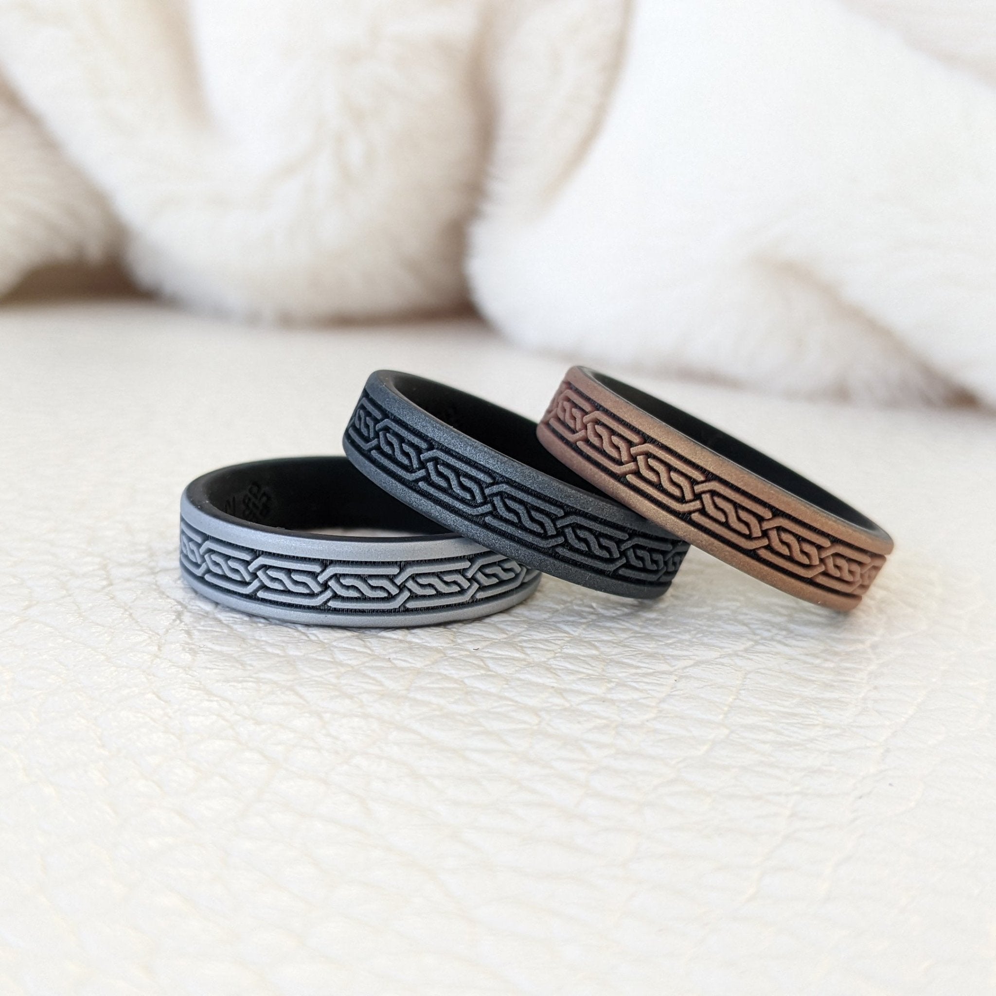 Celtic Band Silicone Ring - Engraved Dual Layer - Knot Theory