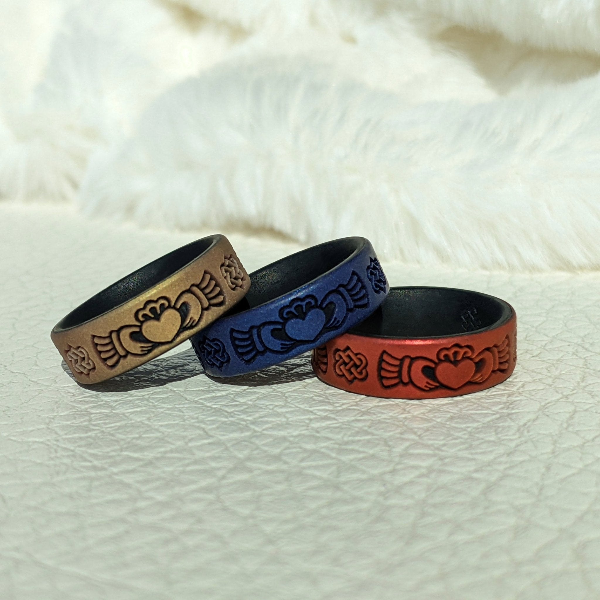 Claddagh Silicone Wedding Ring - Engraved Dual Layer - Knot Theory