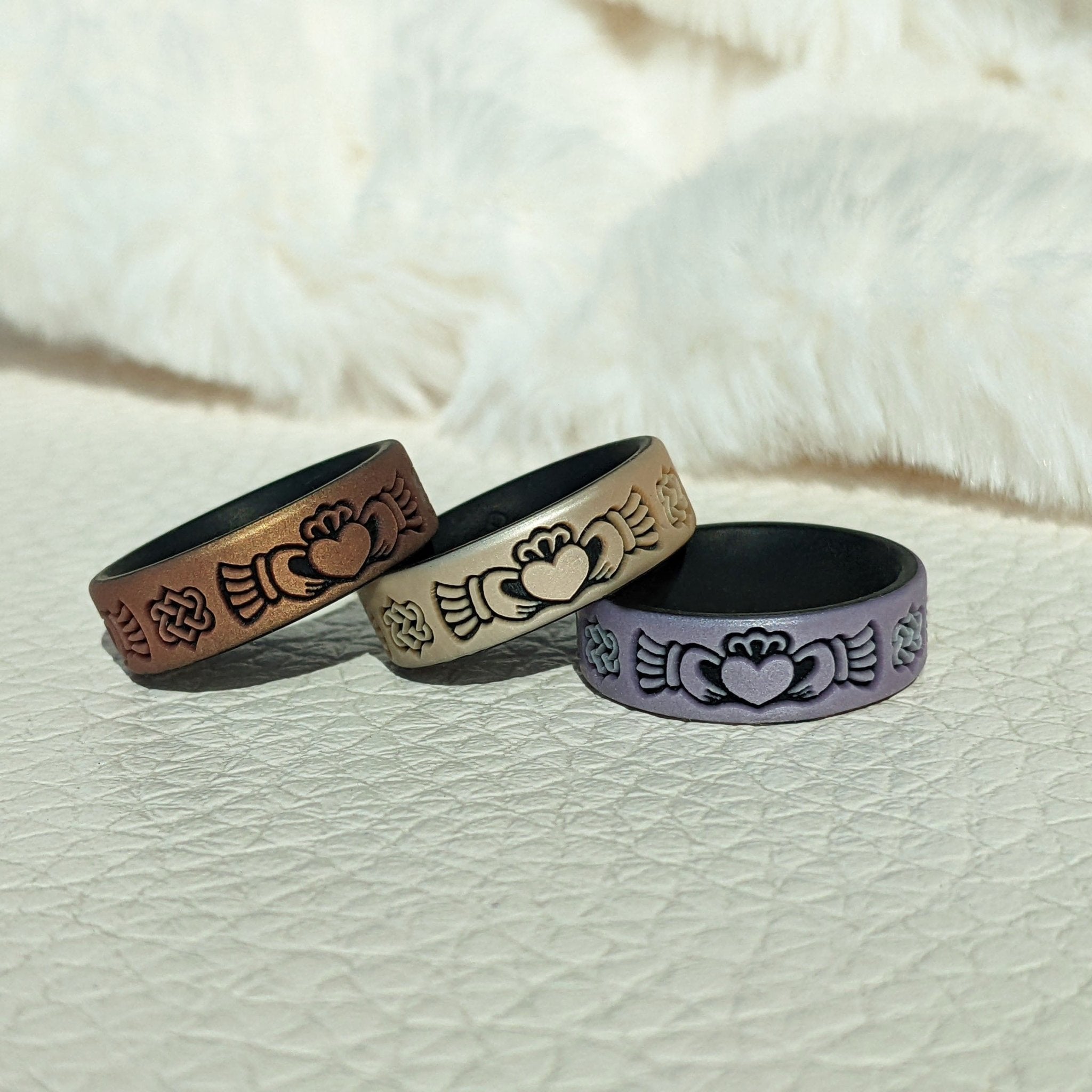 Claddagh Silicone Wedding Ring - Engraved Dual Layer - Knot Theory