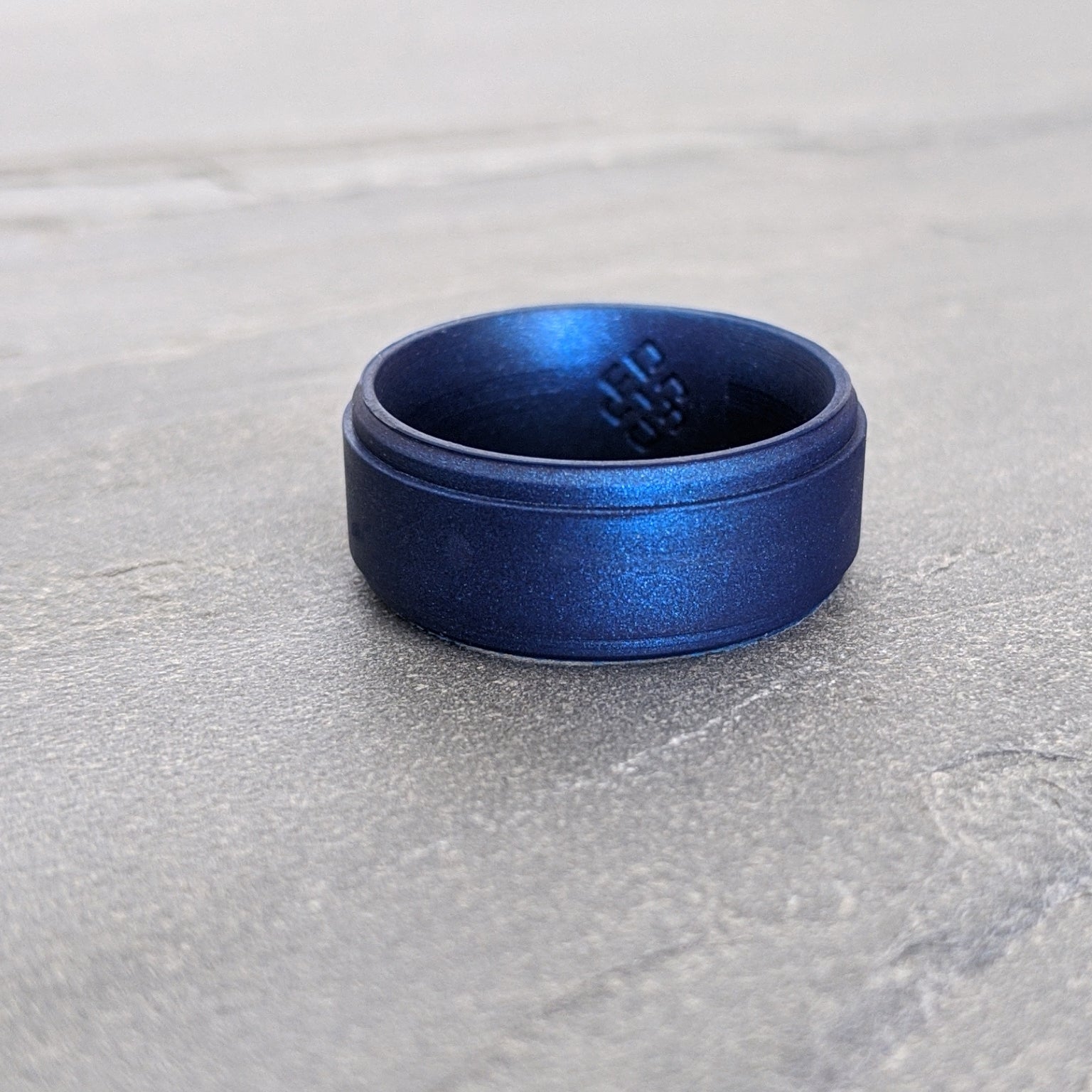 Metal Blue Step Edge Breathable Silicone Ring for Men - Knot Theory