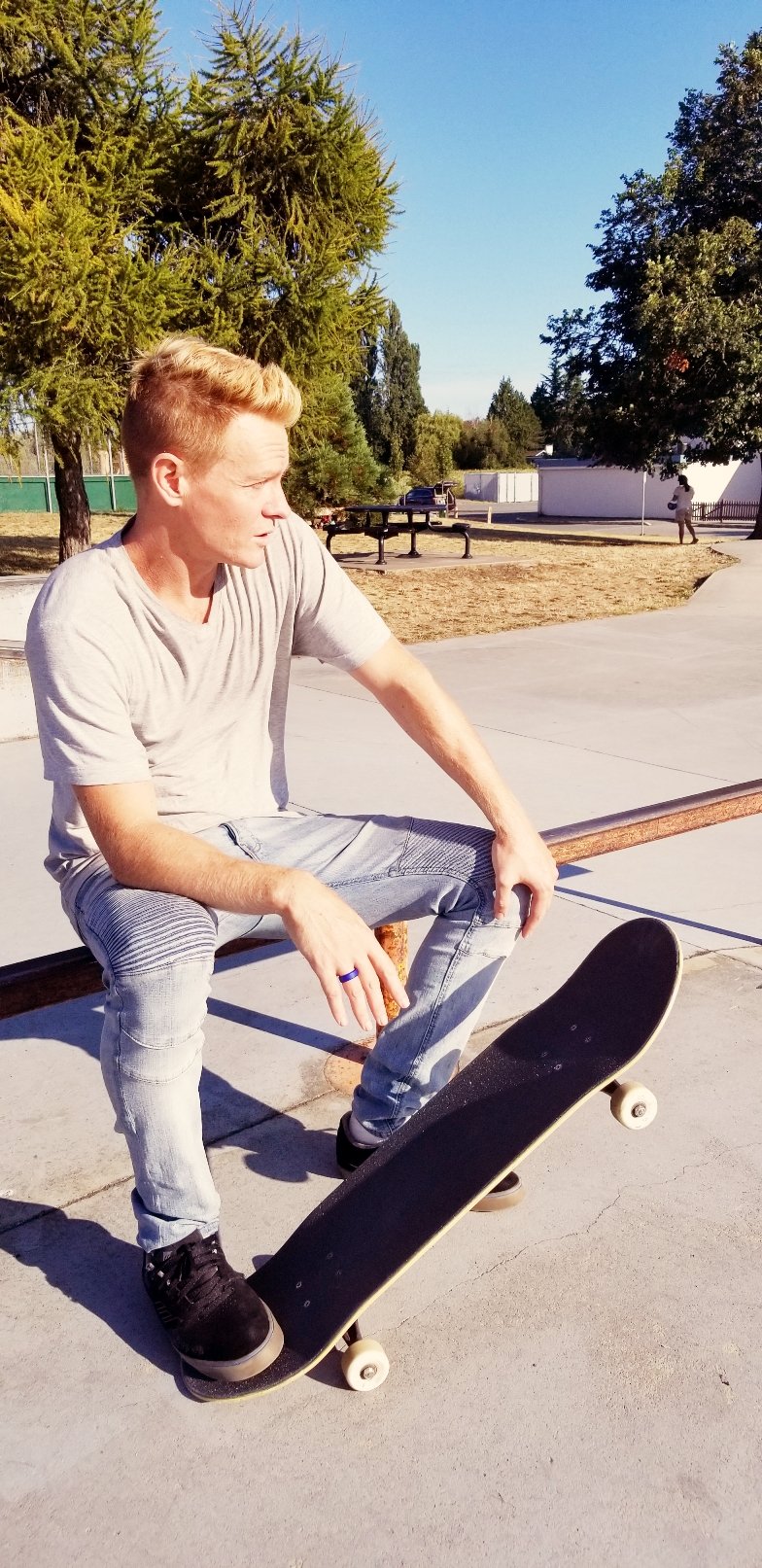 Gnarly Silicone Ring for the Skaters - Knot Theory