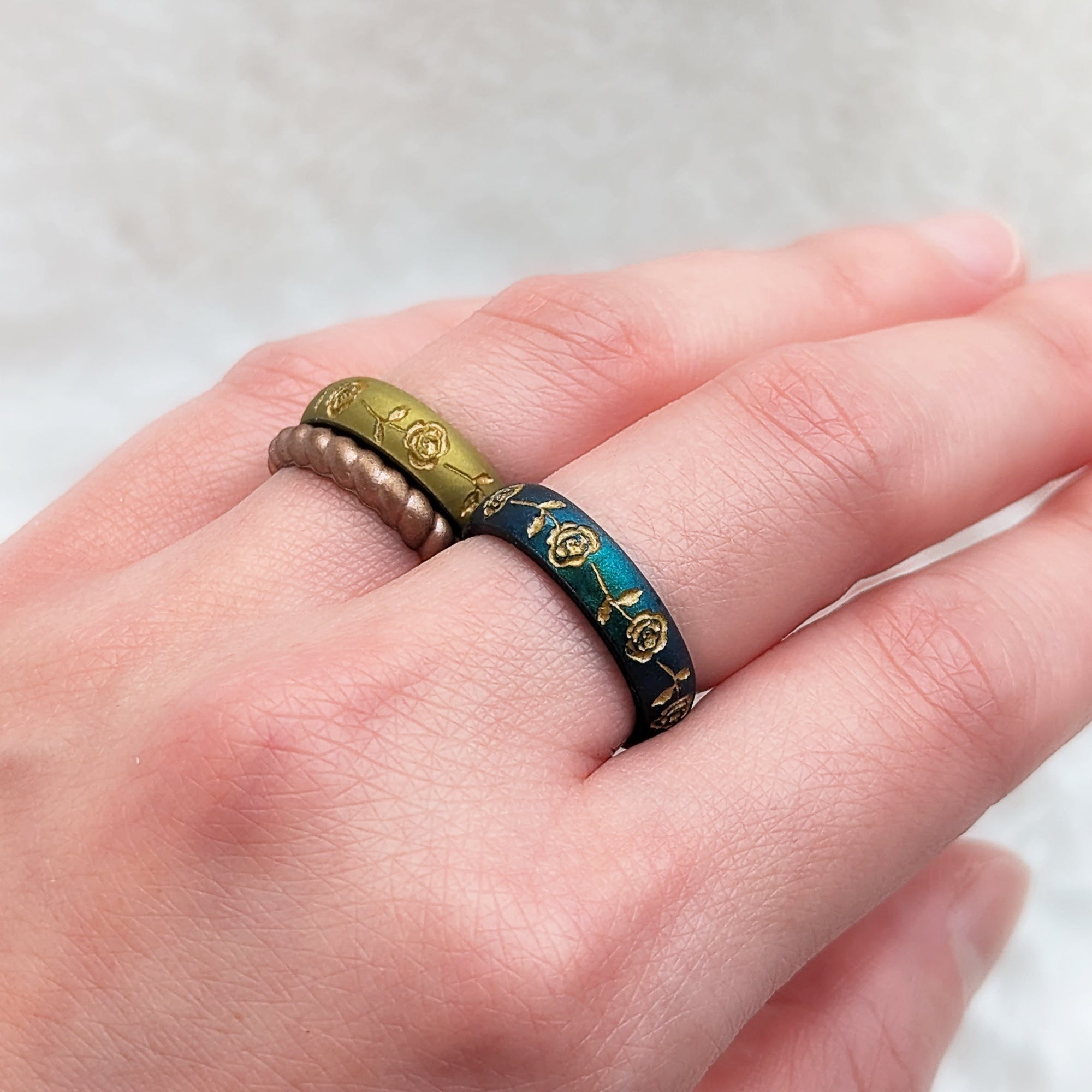 Poppy Silicone Ring, August Birth Flower, Engraved with Gold Inlay