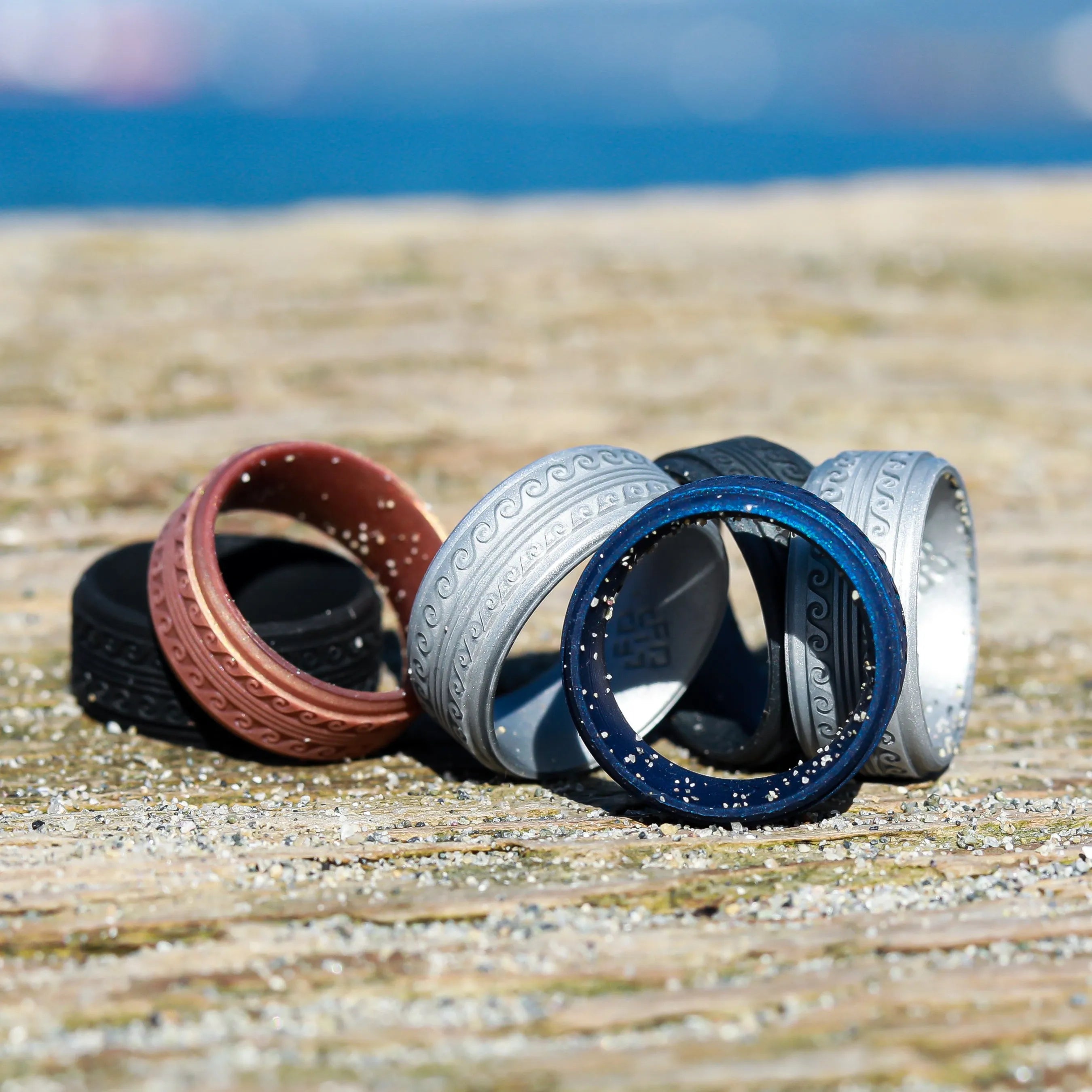 Warrior of Strength Shark Teeth Silicone Ring on Rise 8mm