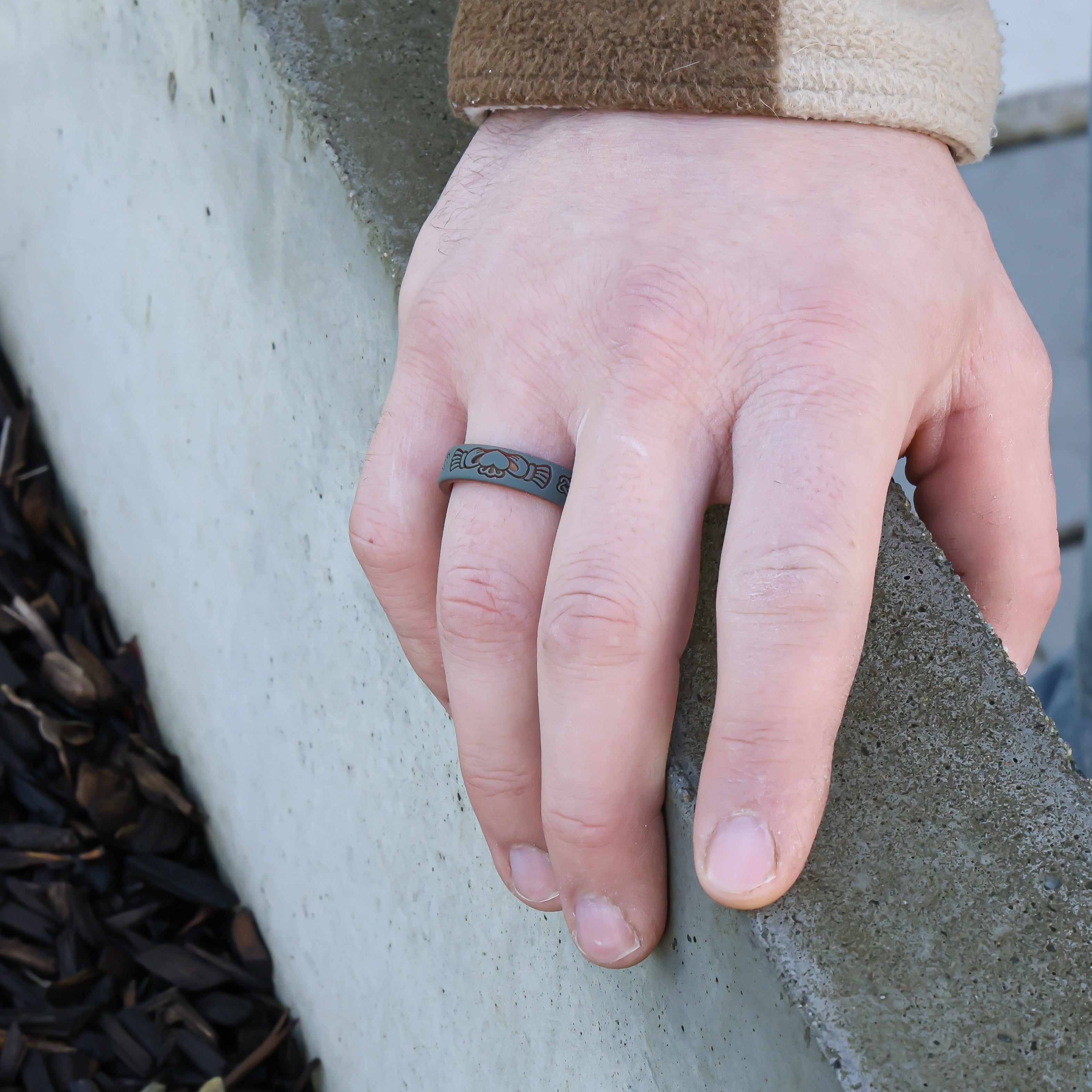 Claddagh Silicone Ring on Gold Dual Layer 6mm