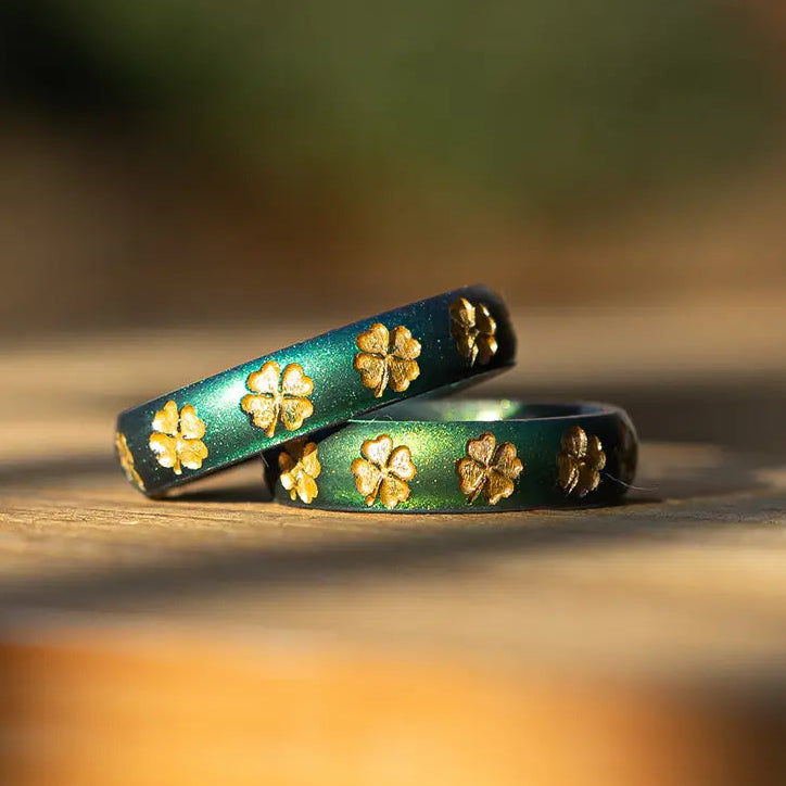 Gold Lucky Clover on Arc 4mm