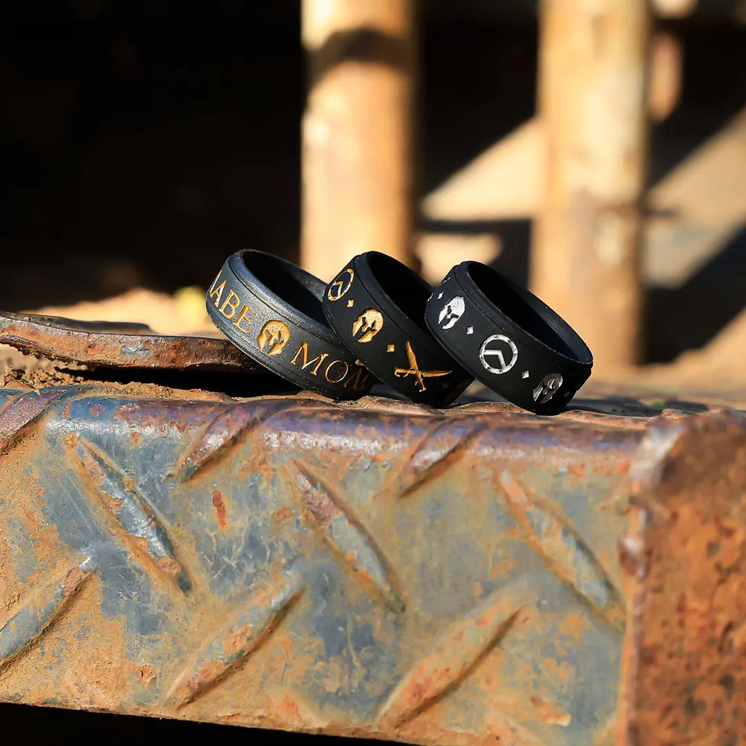 Silver Molon Labe Silicone Ring on Rise 8mm