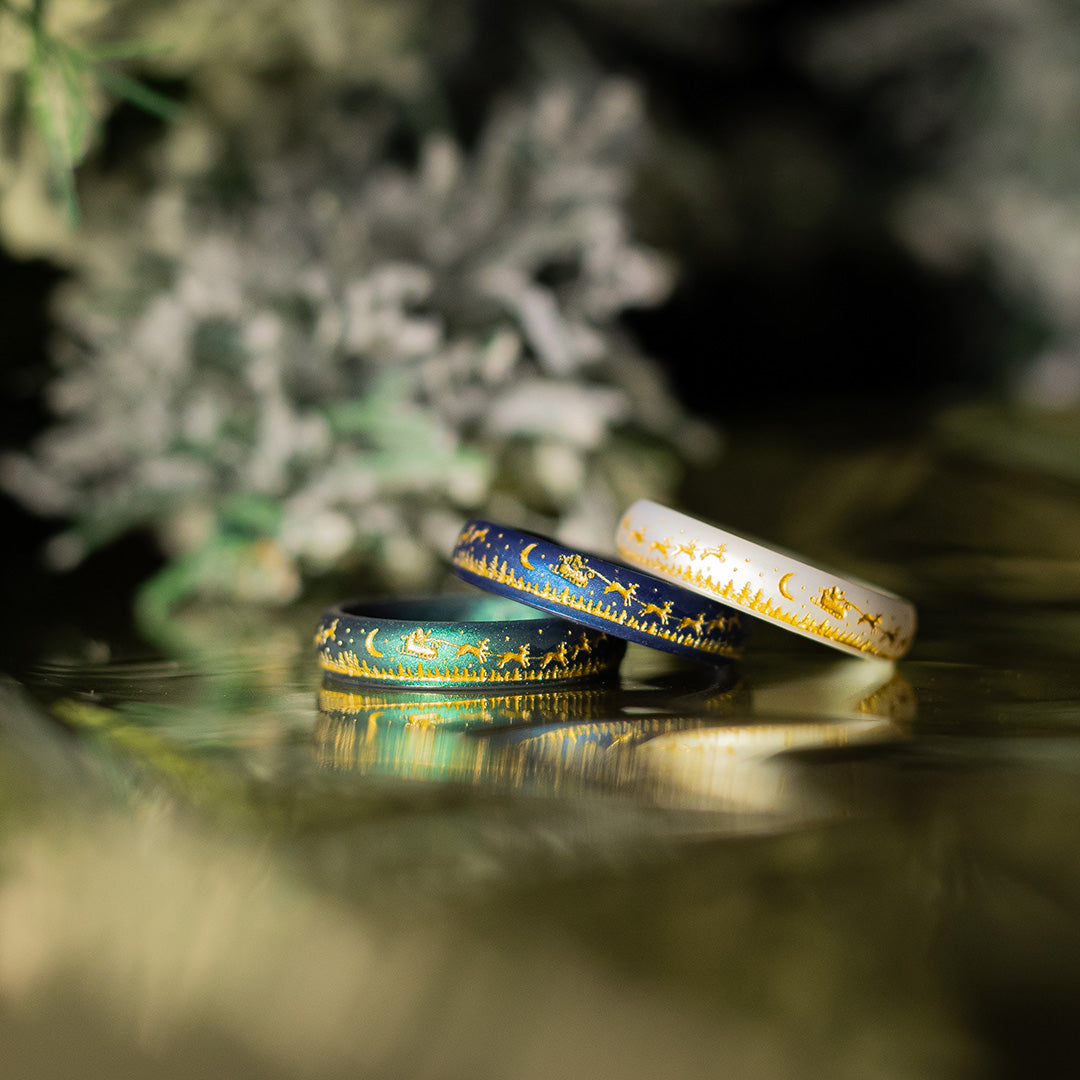 Gold Santa's Reindeer Sleigh Silicone Ring on Arc 4mm