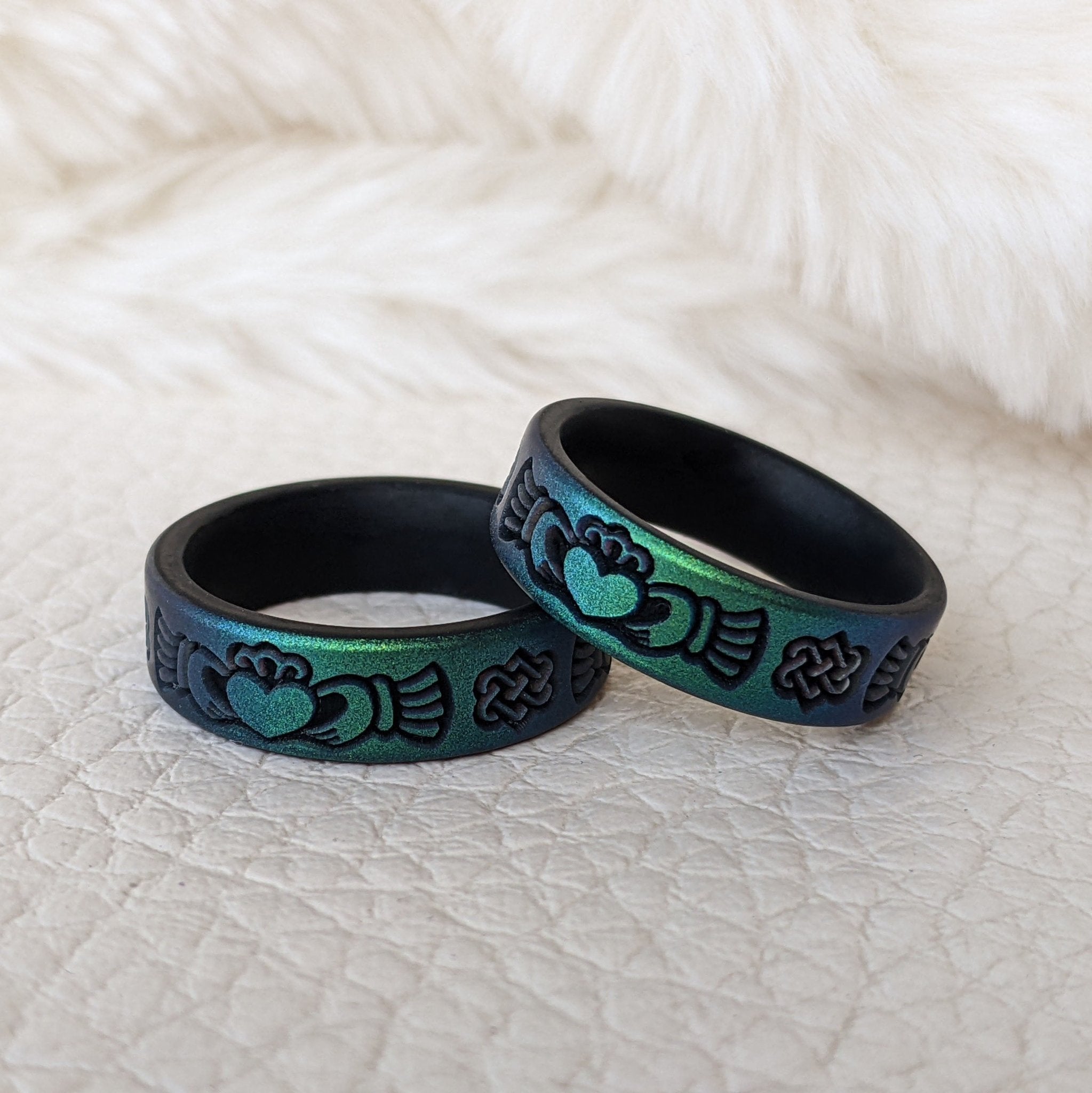 Claddagh Silicone Wedding Band - Engraved Dual Layer