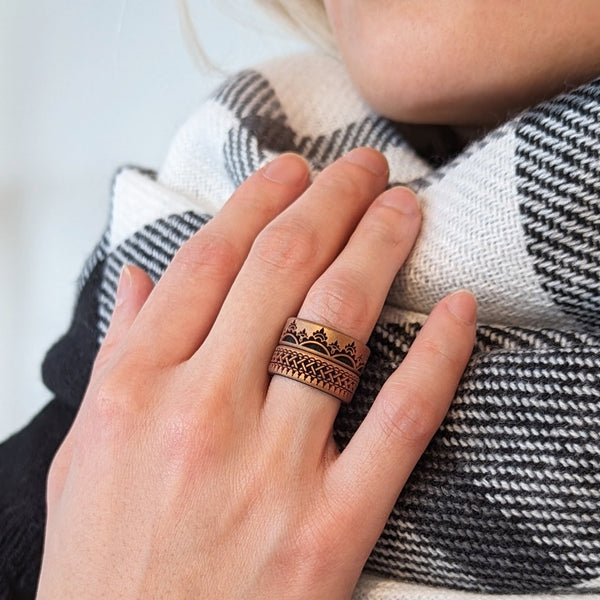 Crowns Silicone Wedding Ring - Chakra & Mehndi Henna Inspired - Engraved Dual Layer