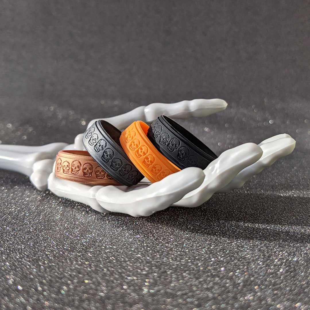 Golden Skulls Silicone Ring on Rise 8mm