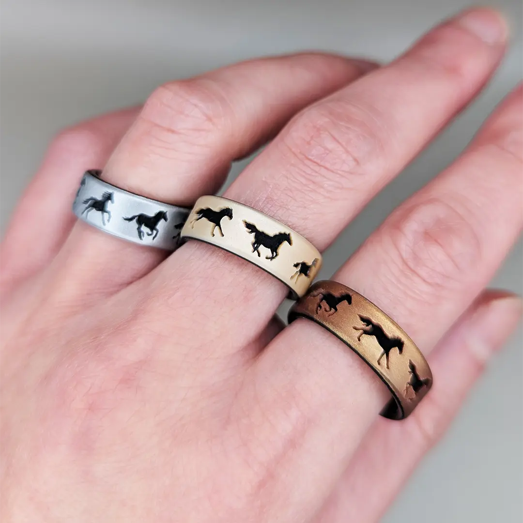 Galloping Horses Silicone Ring - Engraved Dual Layer