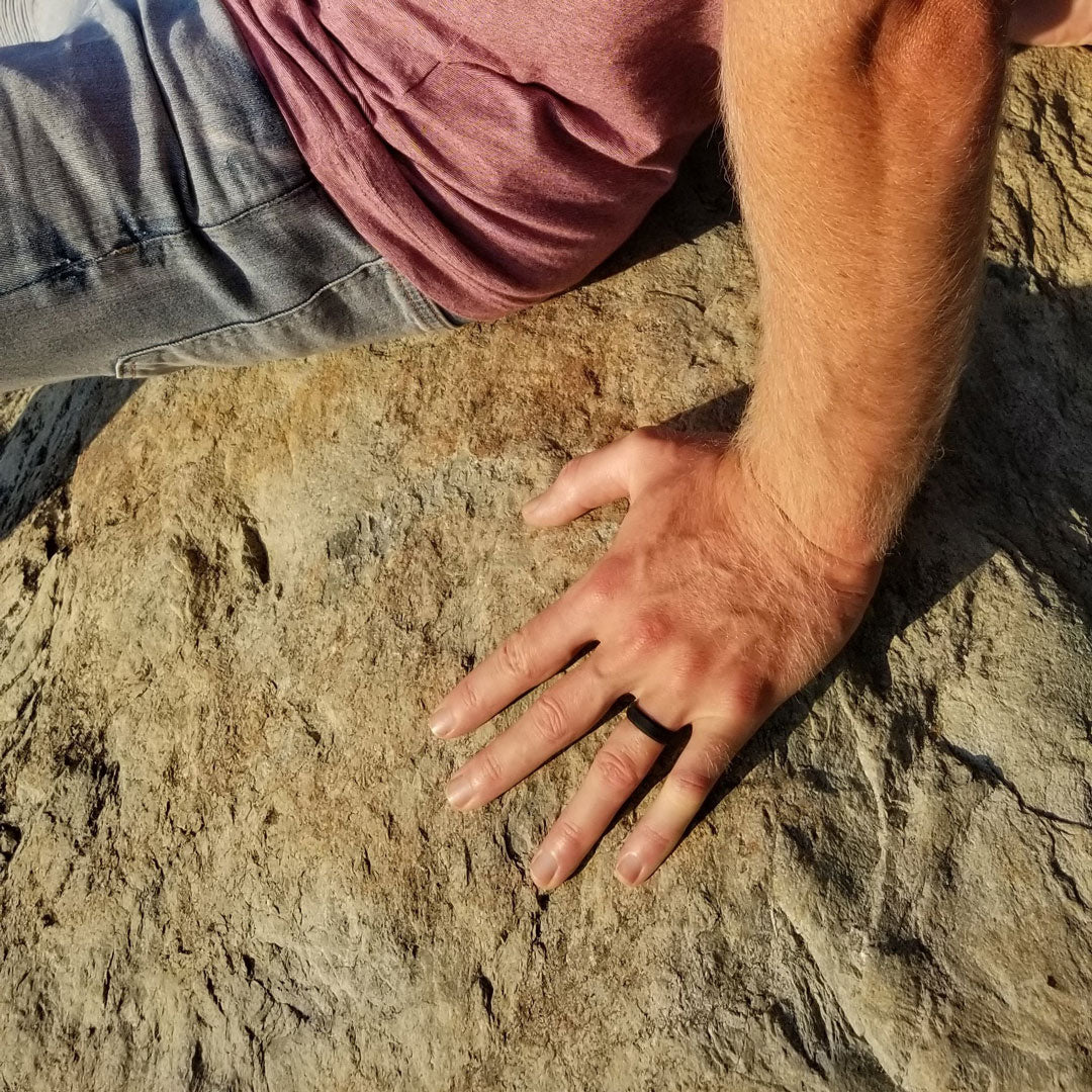 Smooth Black Bevel Edge Breathable Silicone Ring For Men and Women