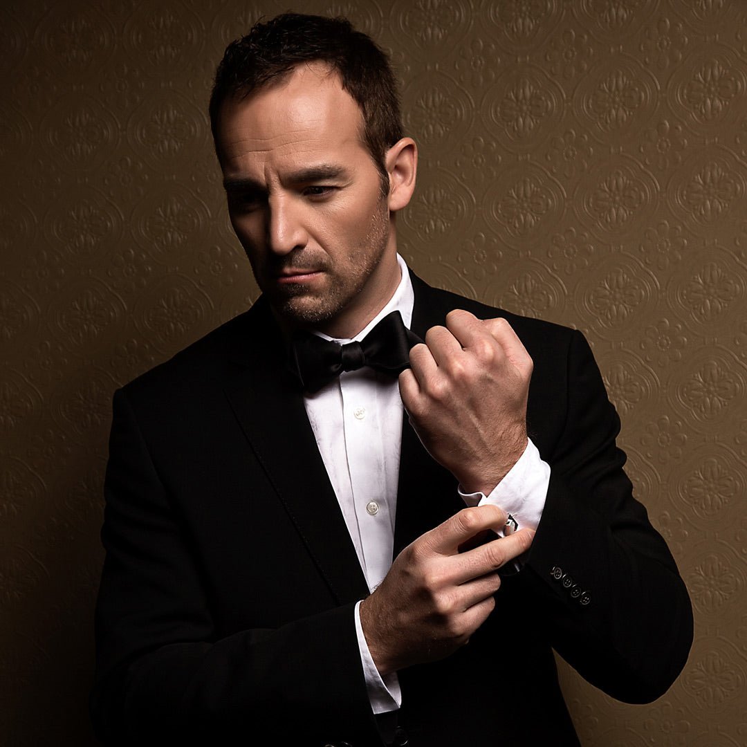 Black Butterfly James Bond Bow Tie: Quantum of Solace - Knot Theory