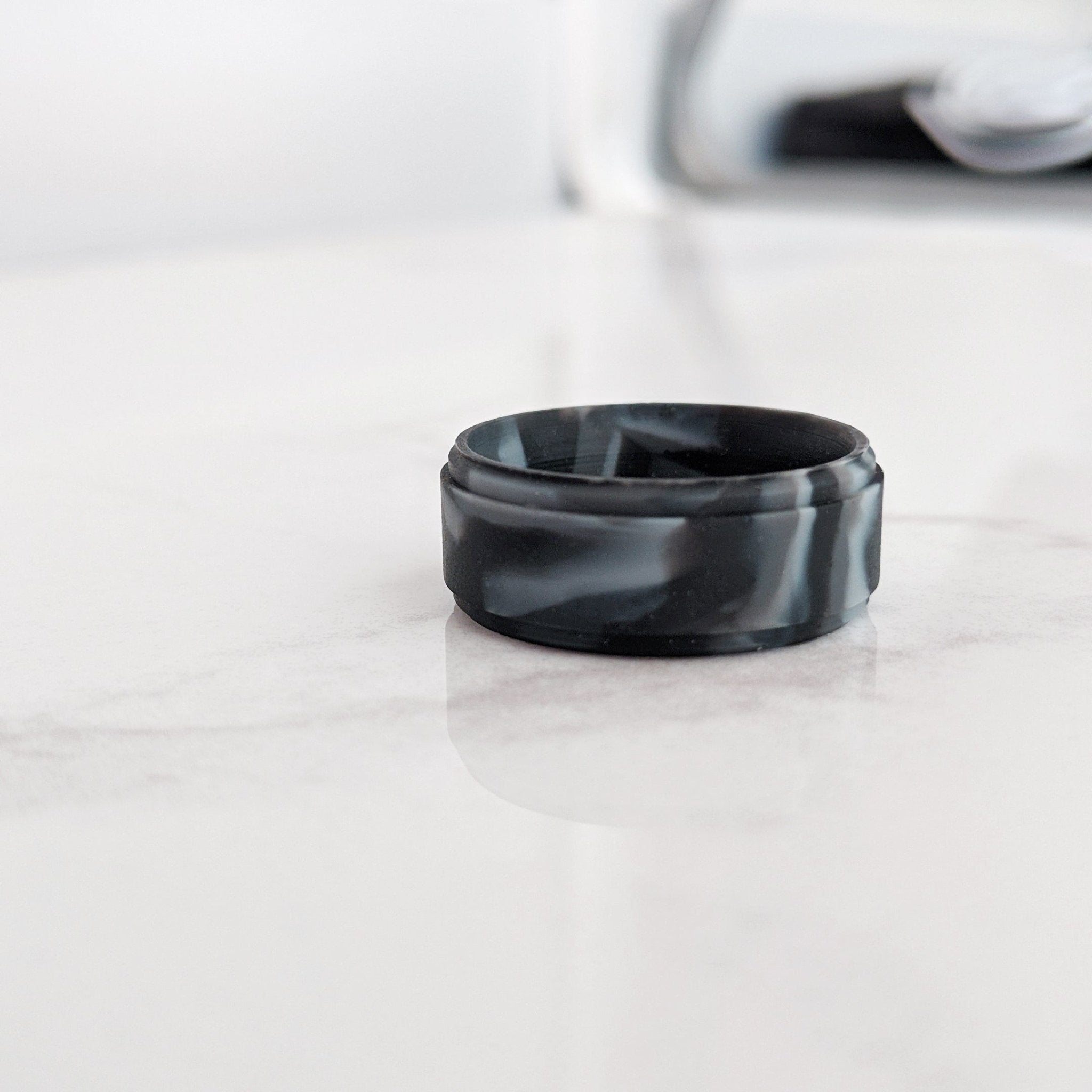 Black Marble Step Edge Breathable Silicone Ring for Men - Knot Theory