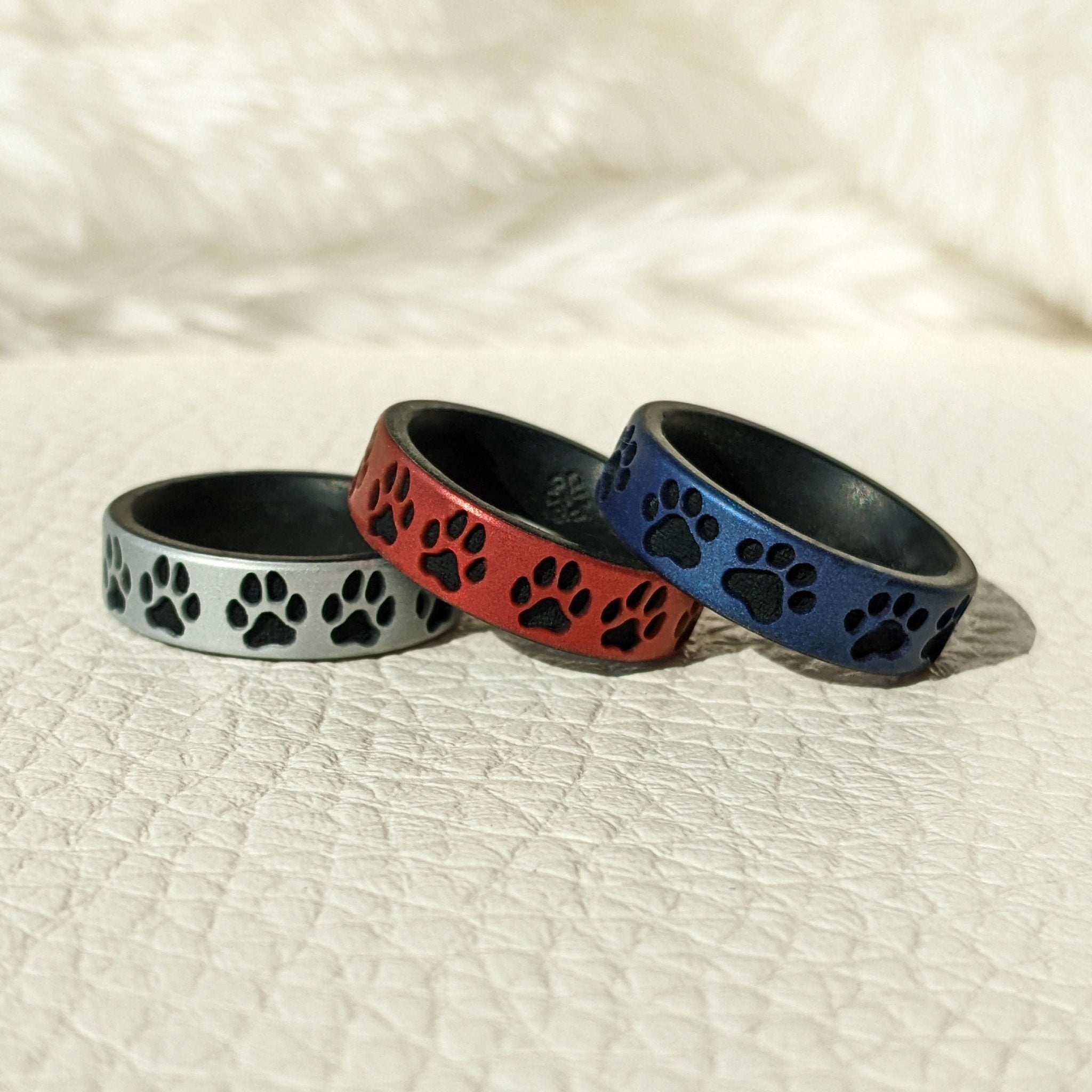 Cat Paw Print Silicone Wedding Ring - Engraved Dual Layer - Knot Theory
