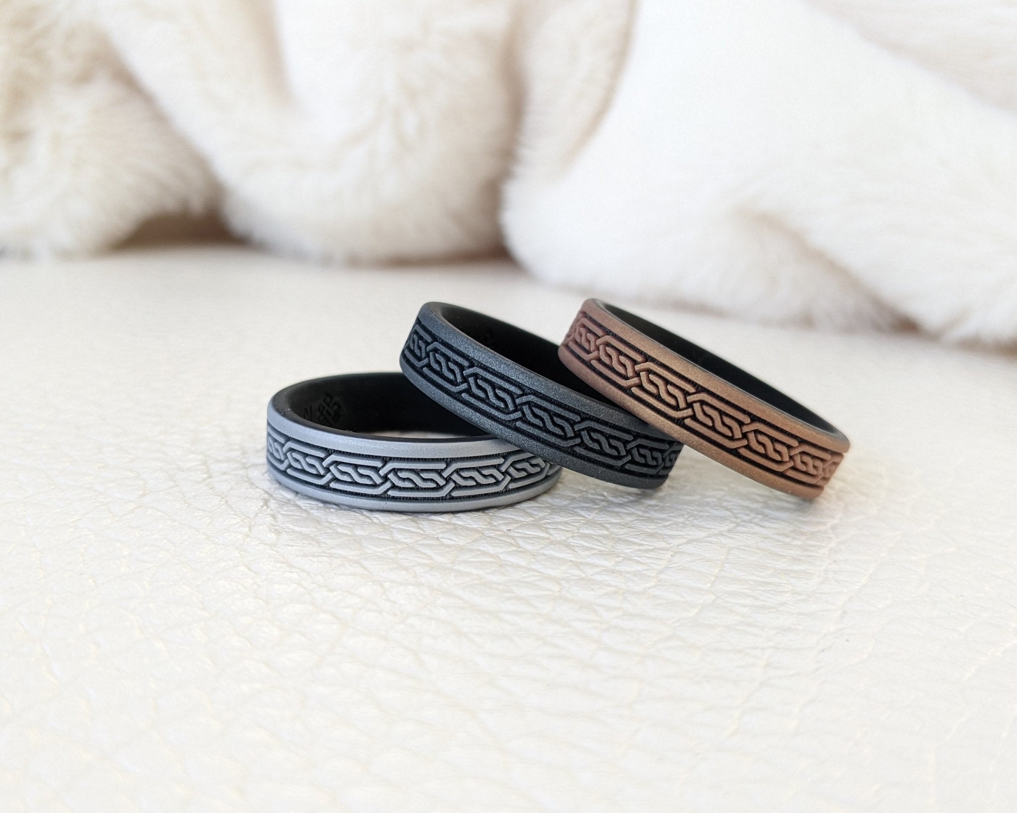 Celtic Band Silicone Ring - Engraved Dual Layer - Knot Theory
