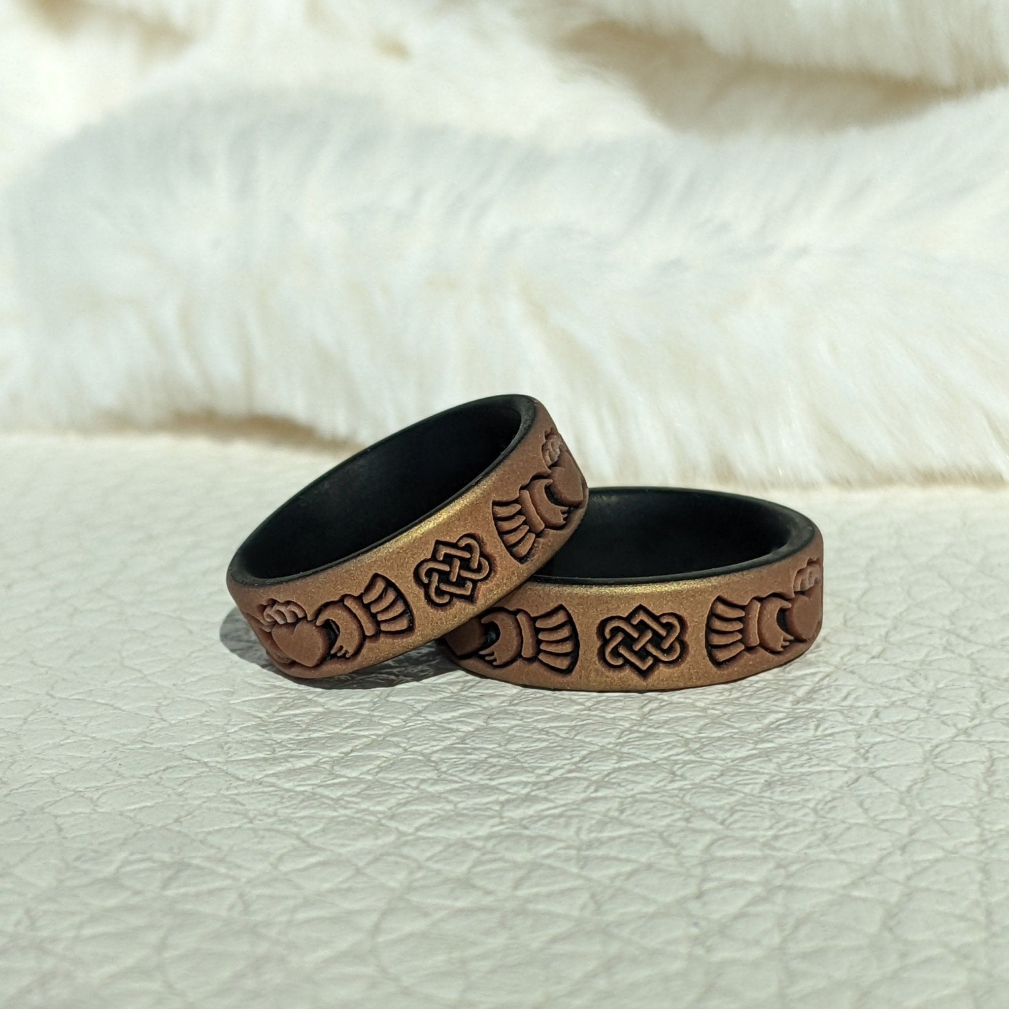 Claddagh Silicone Wedding Band - Engraved Dual Layer - Knot Theory