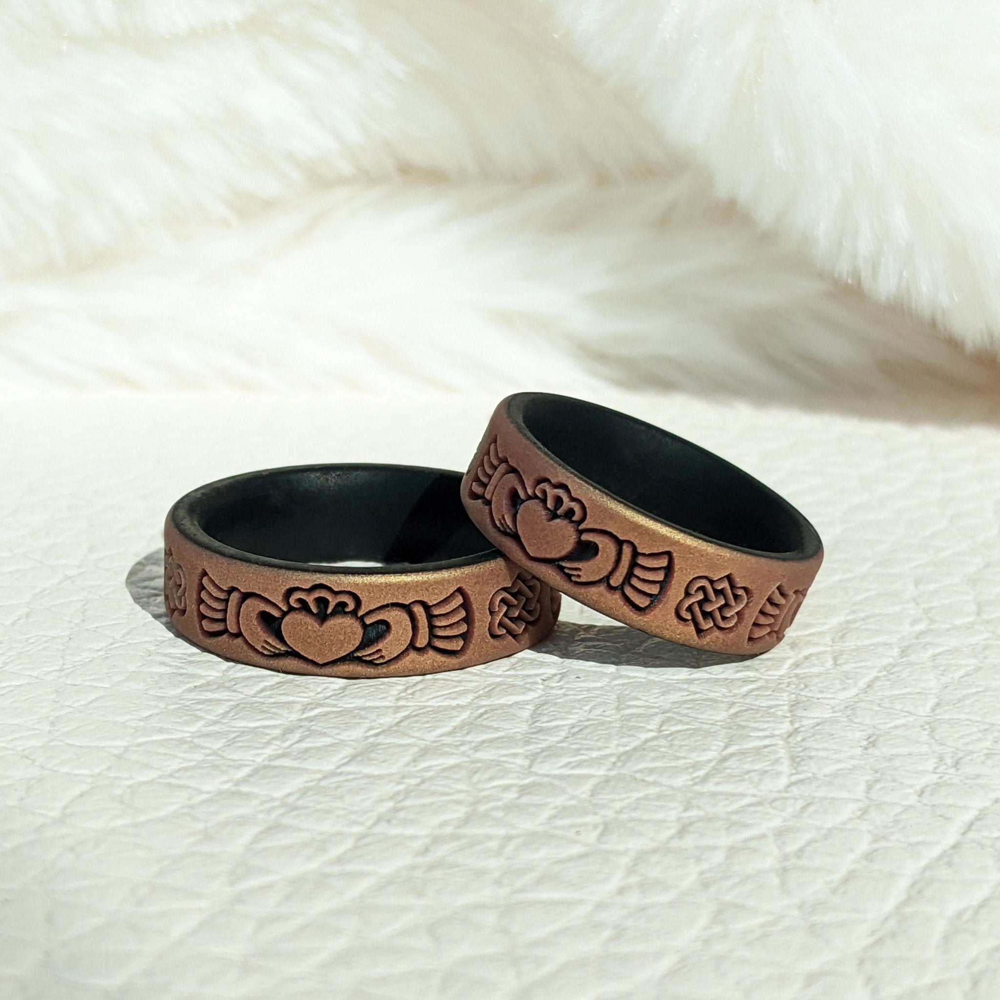 Claddagh Silicone Wedding Band - Engraved Dual Layer - Knot Theory