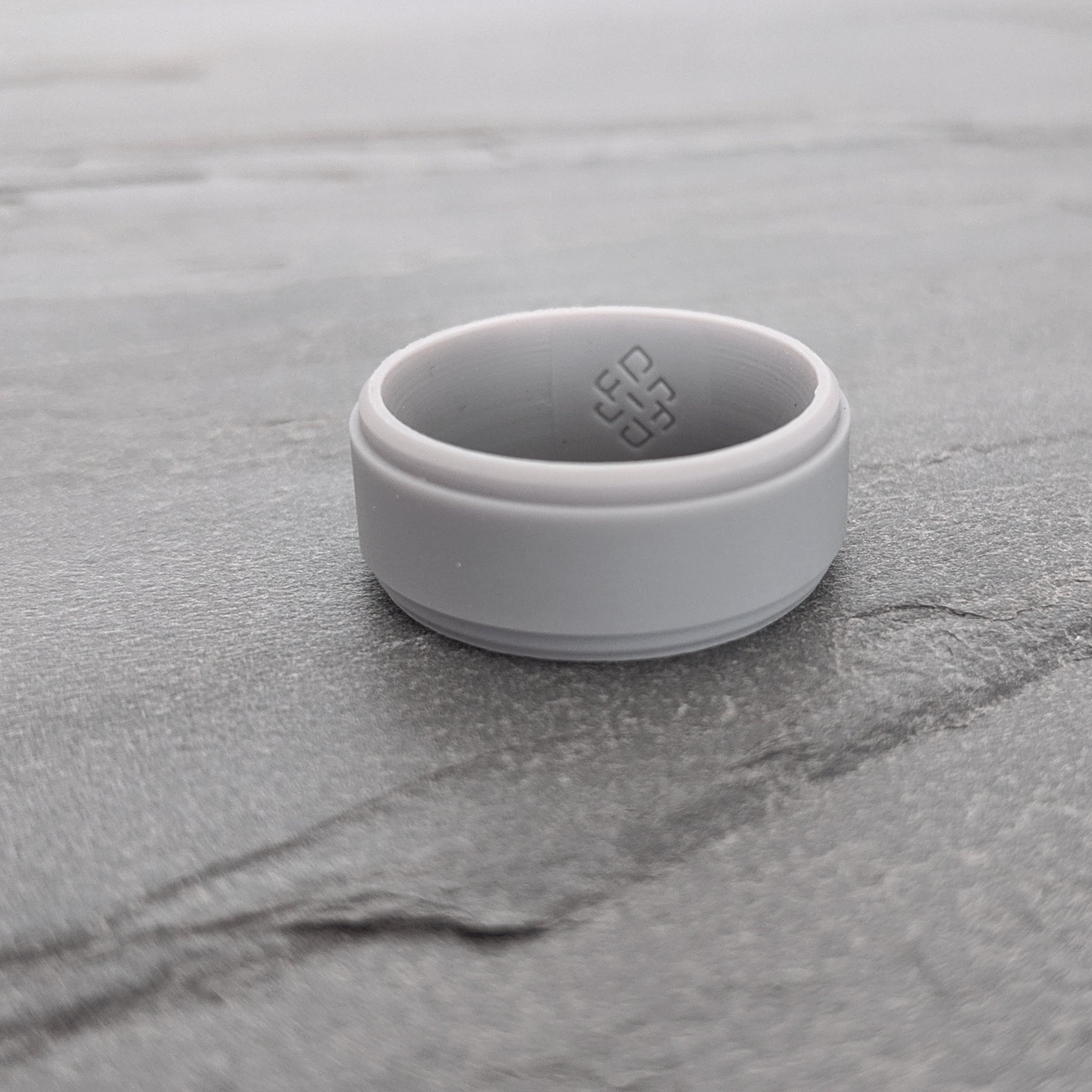 Light Grey Step Edge Breathable Silicone Ring for Men - Knot Theory
