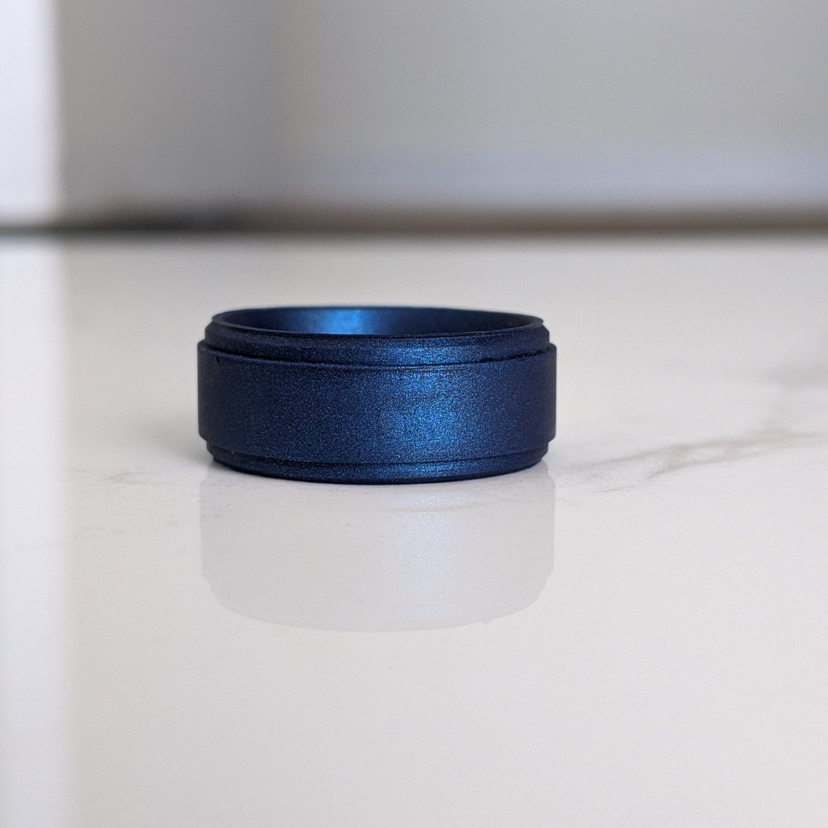 Metal Blue Step Edge Breathable Silicone Ring for Men - Knot Theory