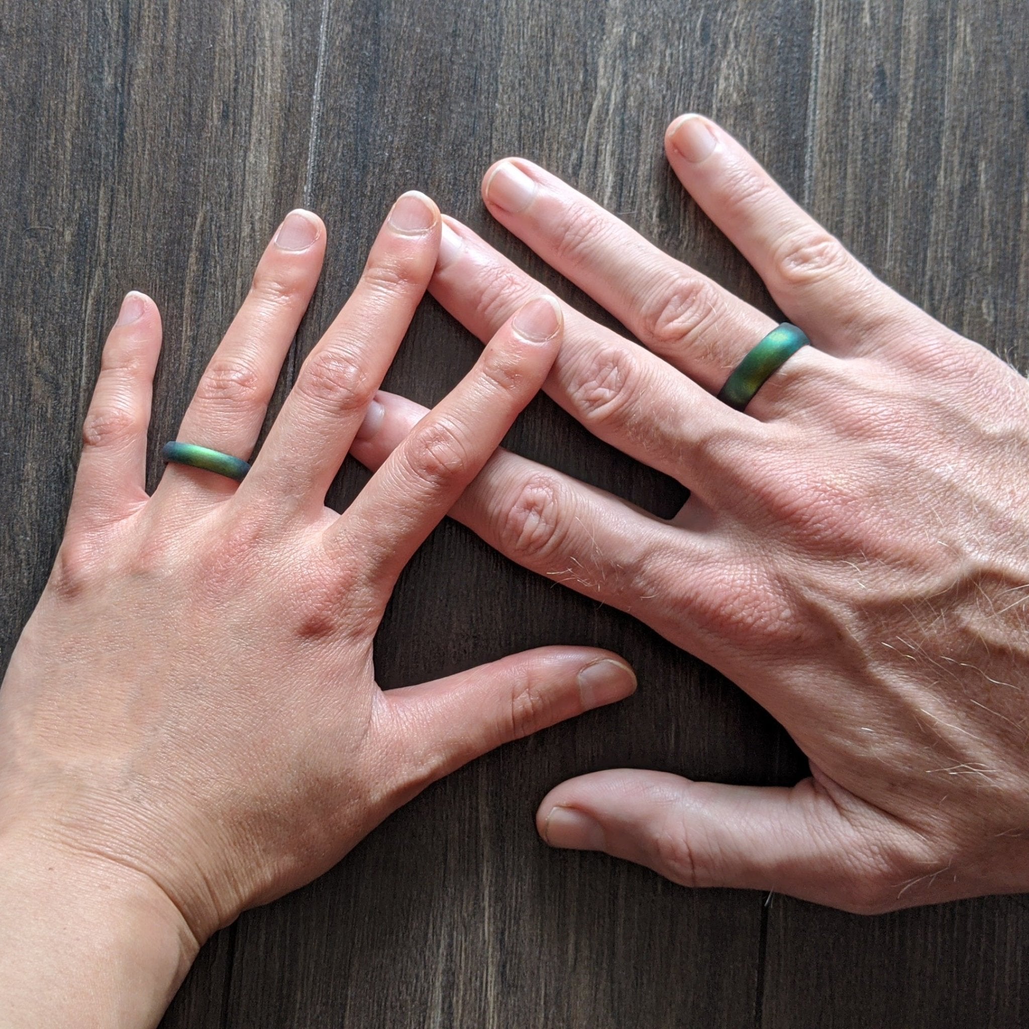 Northern Lights Green Breathable Silicone Ring for Men and Women - Knot Theory