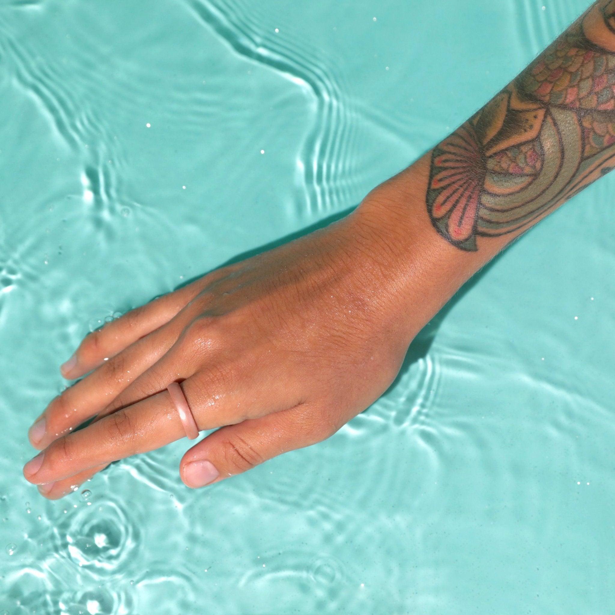 Rose Gold Breathable Silicone Ring For Women - Knot Theory