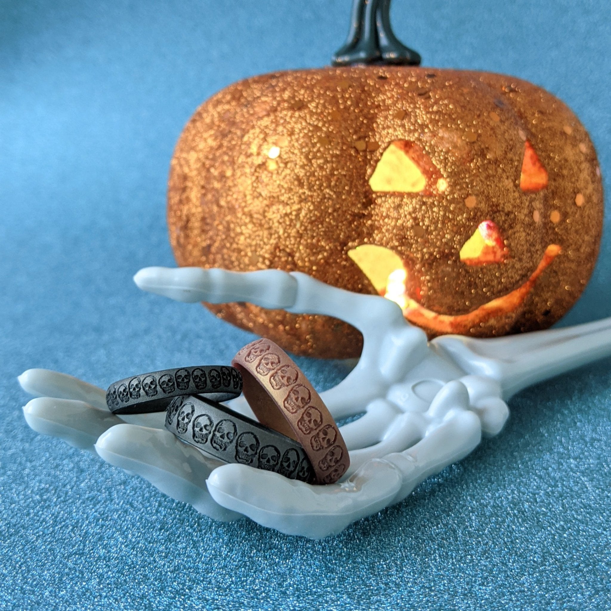 Skulls Silicone Ring - Custom Engraved Arc 4mm or 6mm Band - Knot Theory