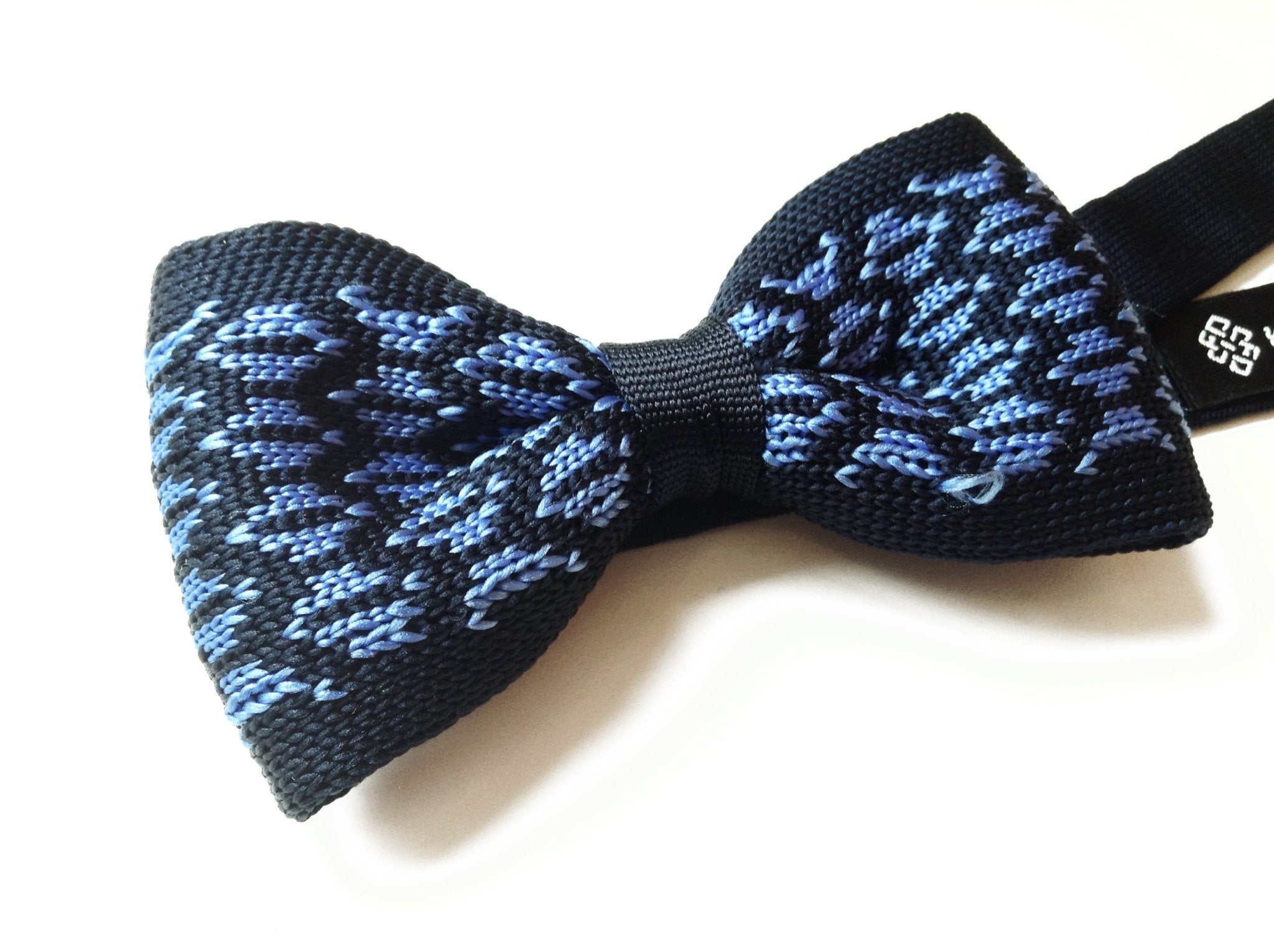 Smoke Rings Blue Knit Pre-tied Bow Tie - Knot Theory