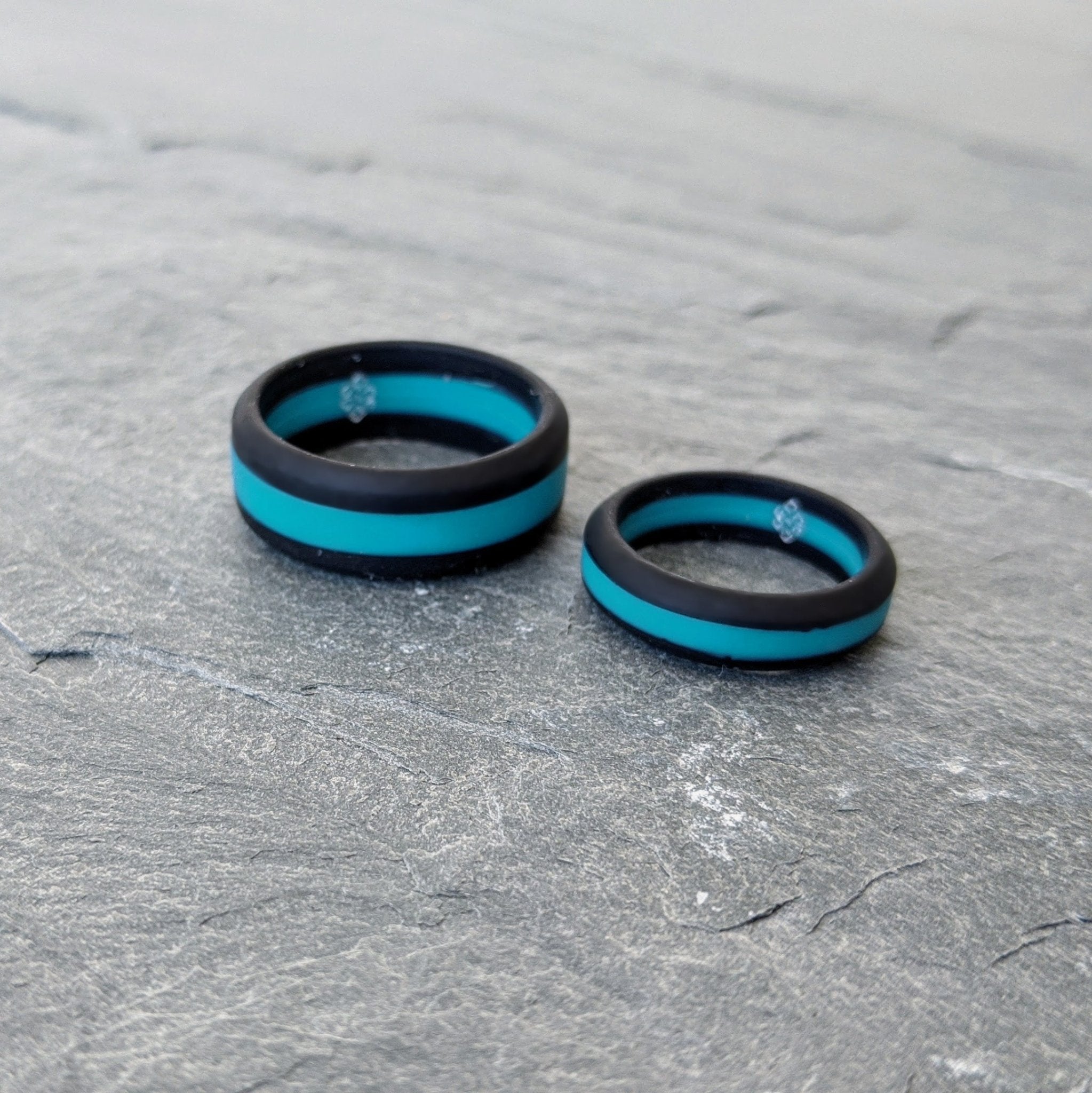Teal Stripe Silicone Ring for Men and Women - Knot Theory