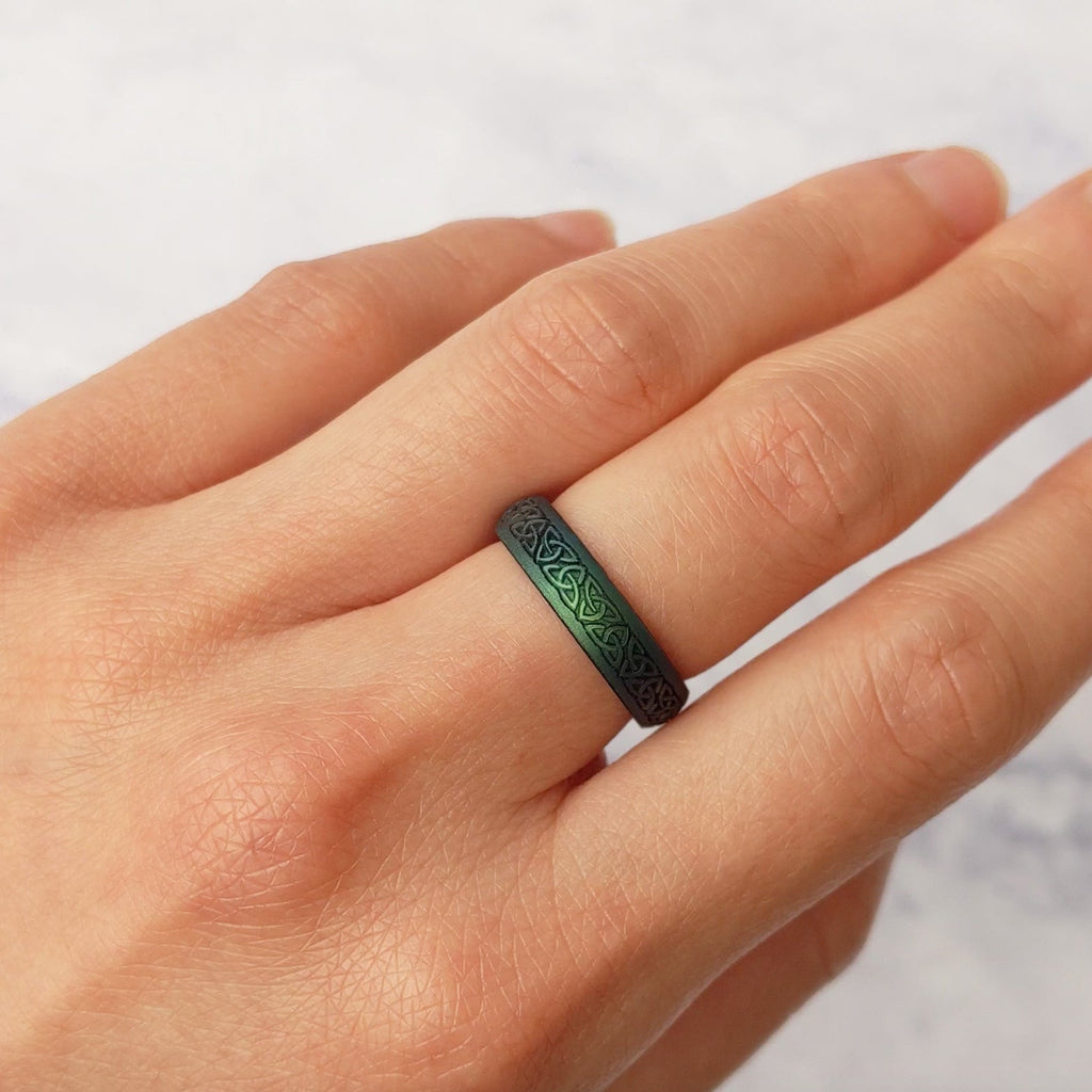 Trinity Knot Silicone Ring for Men and Women Custom Engraved Knot