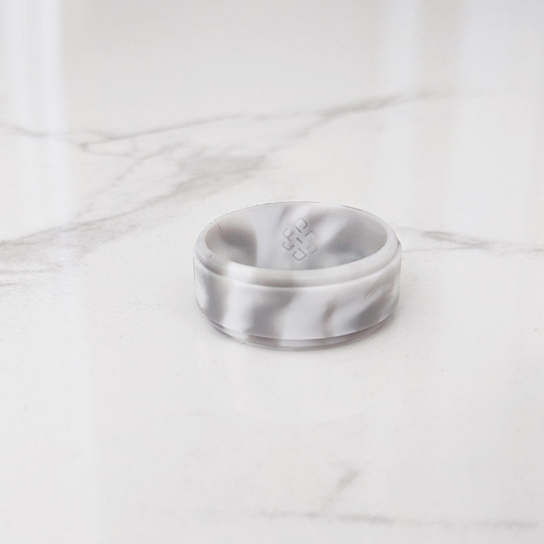 White Marble Step Edge Breathable Silicone Ring for Men - Knot Theory